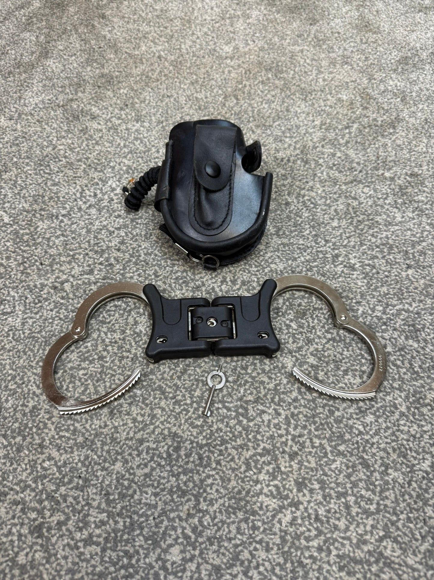 Ex Police Folding Hiatt Handcuffs Hinged Cuffs PSNI Leather Pouch & Key Security Collectible