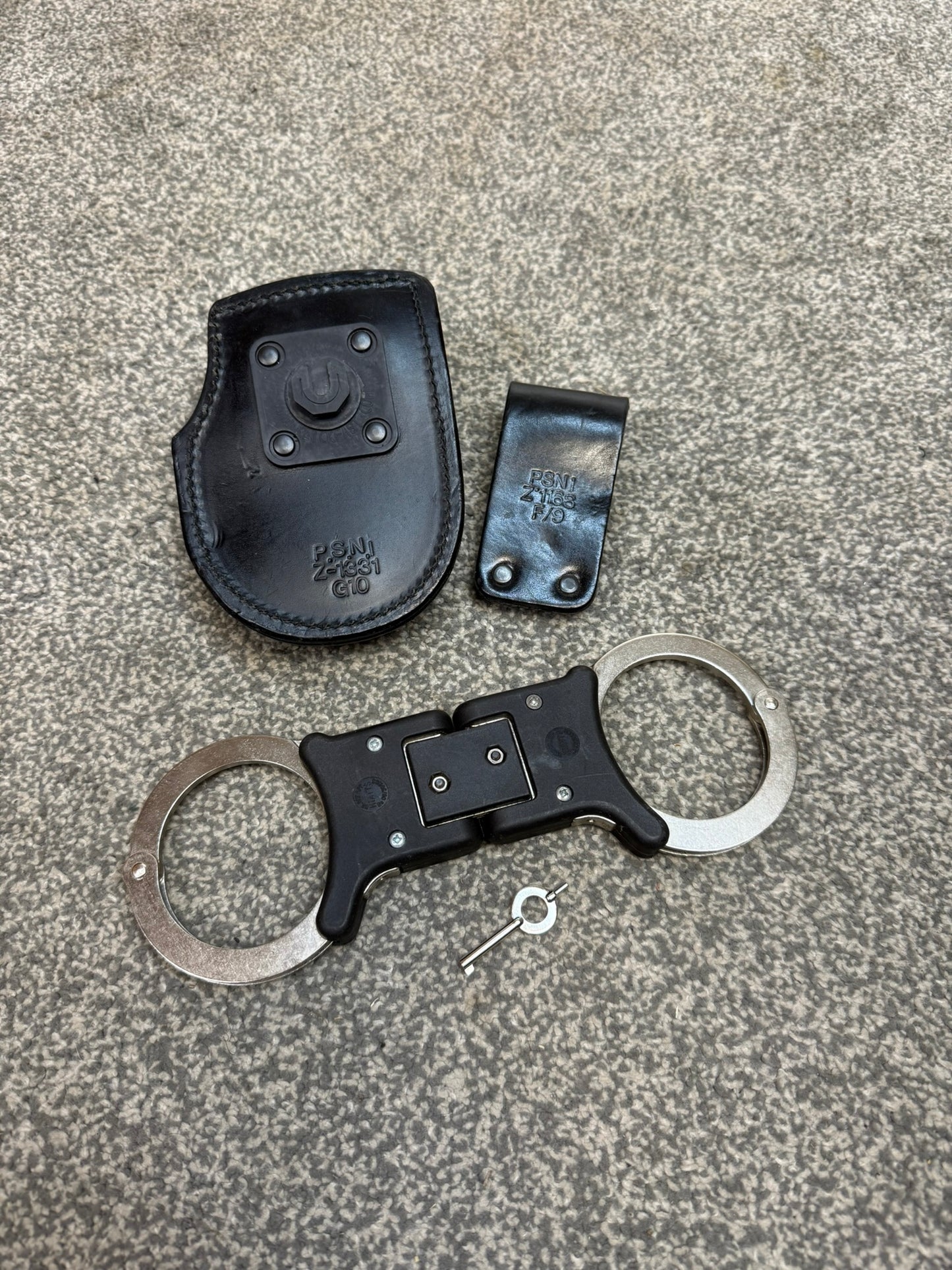 Ex Police Folding Hiatt Handcuffs Hinged Cuffs PSNI Leather Pouch & Key Security Collectible