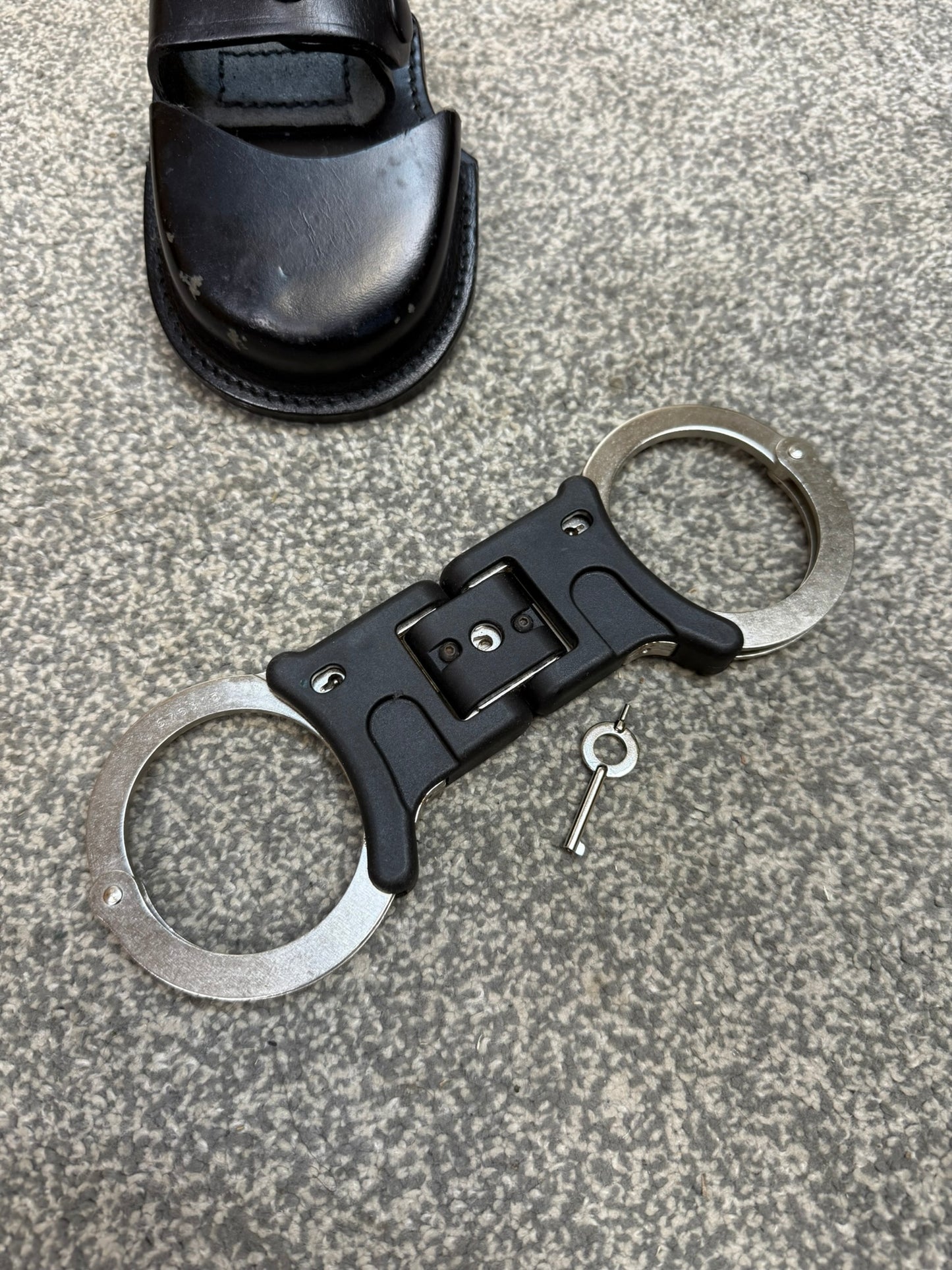 Ex Police Folding Hiatt Handcuffs Hinged Cuffs PSNI Leather Pouch & Key Security Collectible