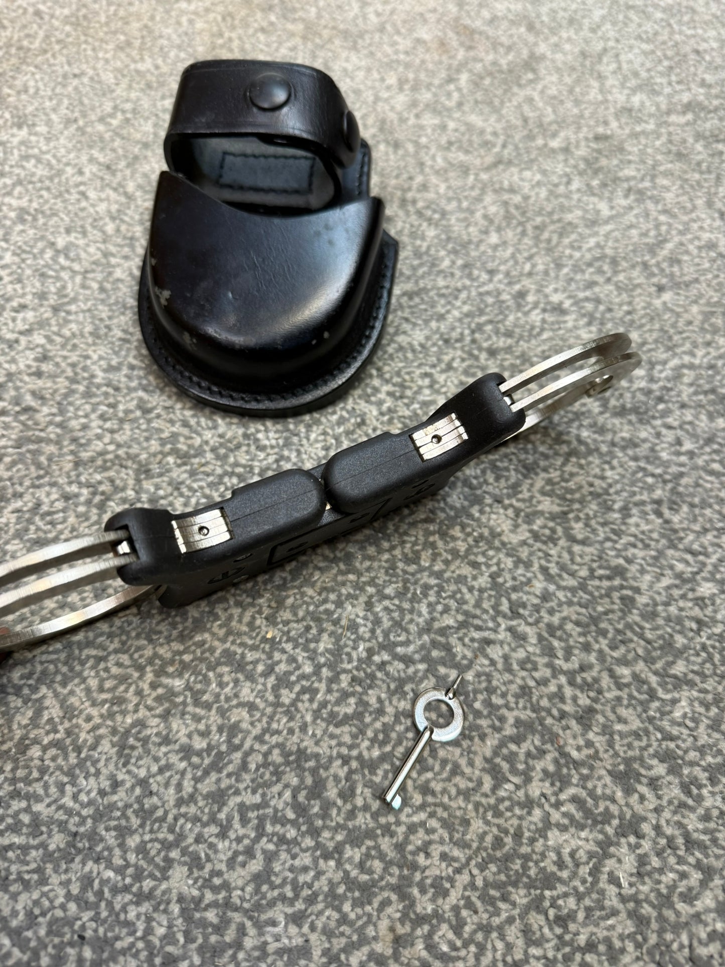 Ex Police Folding Hiatt Handcuffs Hinged Cuffs PSNI Leather Pouch & Key Security Collectible