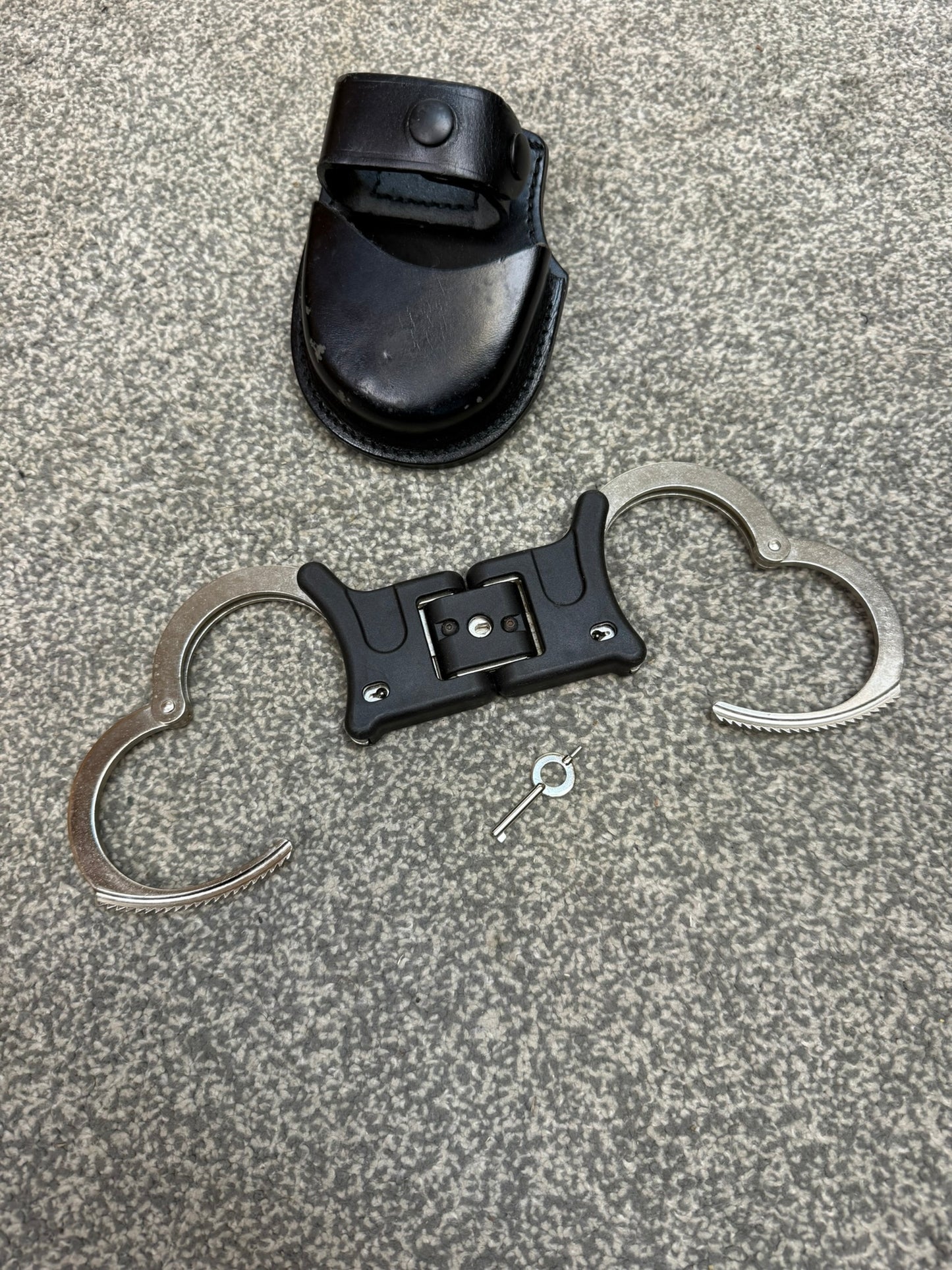 Ex Police Folding Hiatt Handcuffs Hinged Cuffs PSNI Leather Pouch & Key Security Collectible