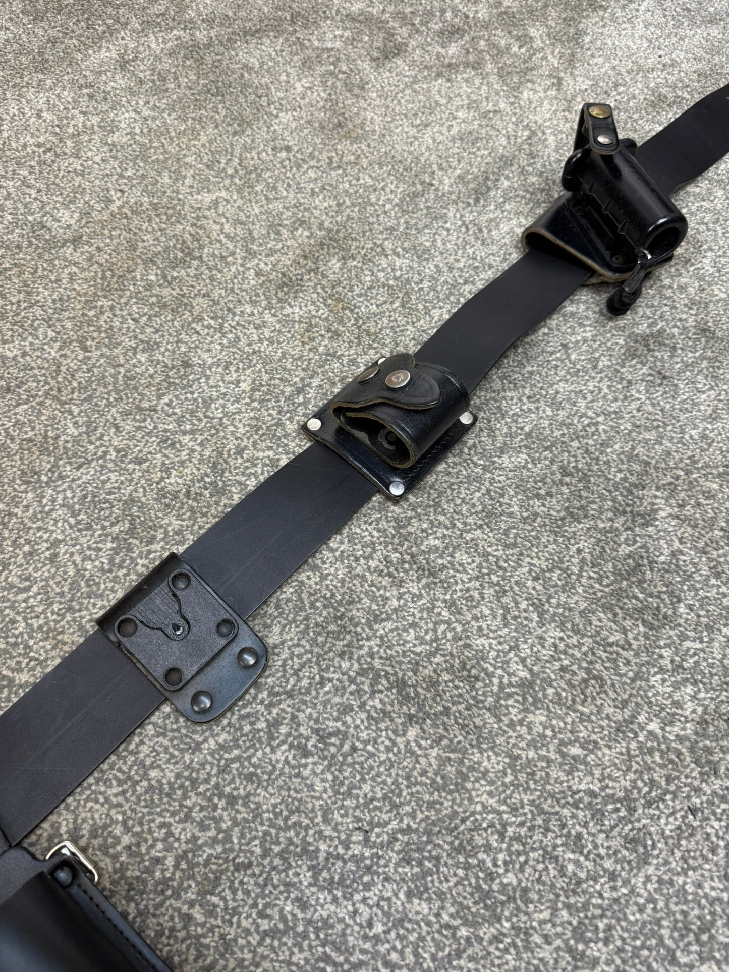 Ex Police Leather Belt & Pouches Cuff Radio Pouch 47" Waist Security Belt