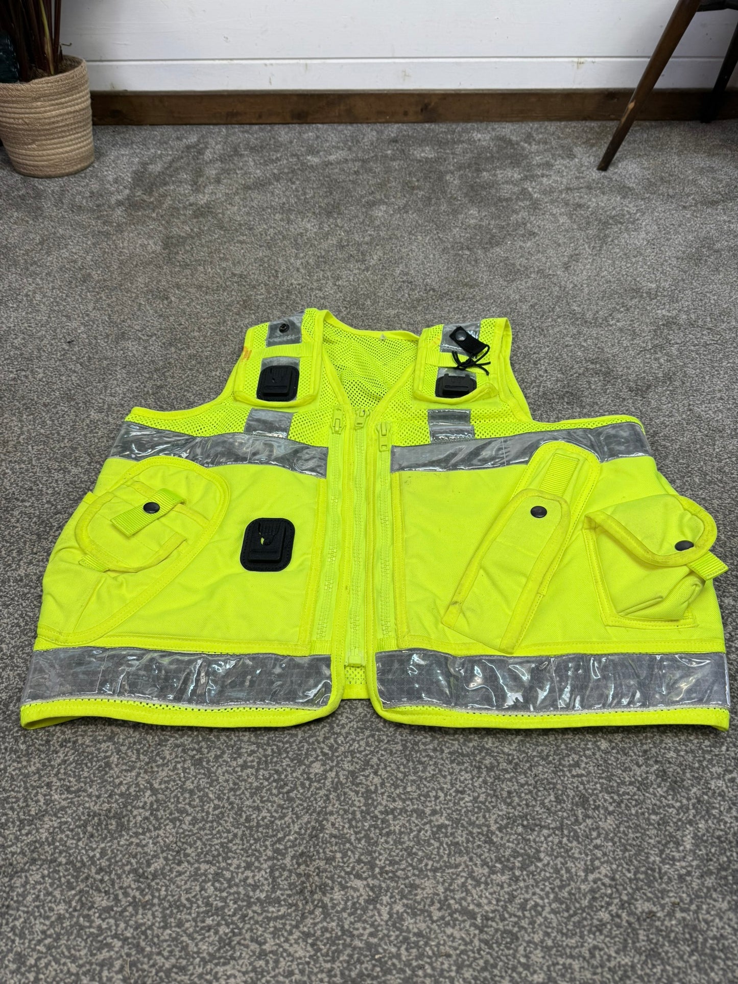 Hi Vis Tac Vest Ex Police Equipment Utility Vest MEDIUM Patrol Security