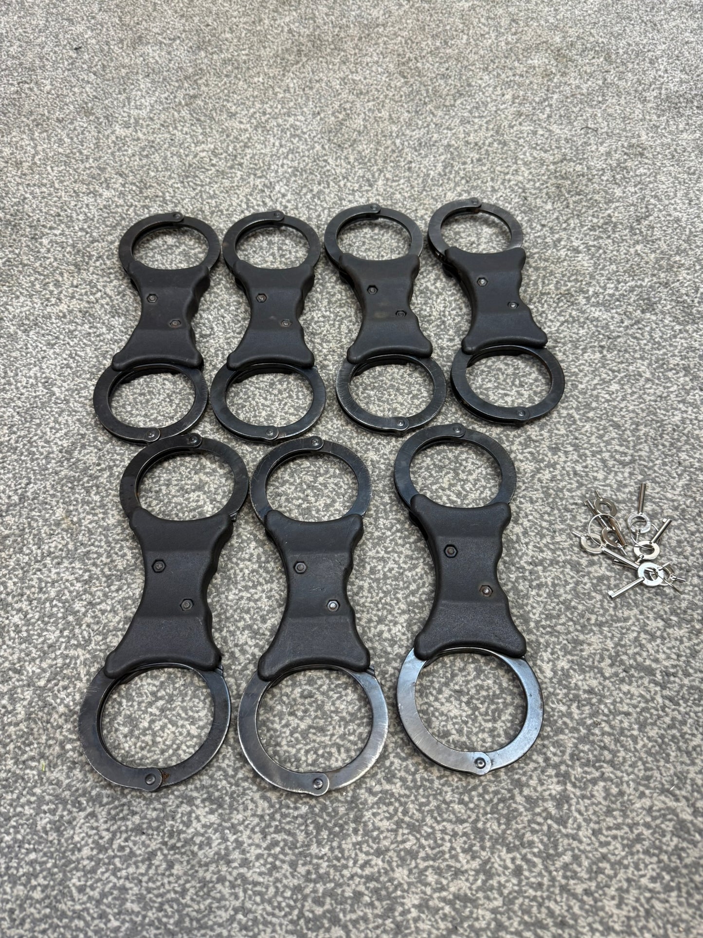 Ex Police Black Hiatt Handcuffs Genuine Cuffs With Key Security Collectible Memorabilia