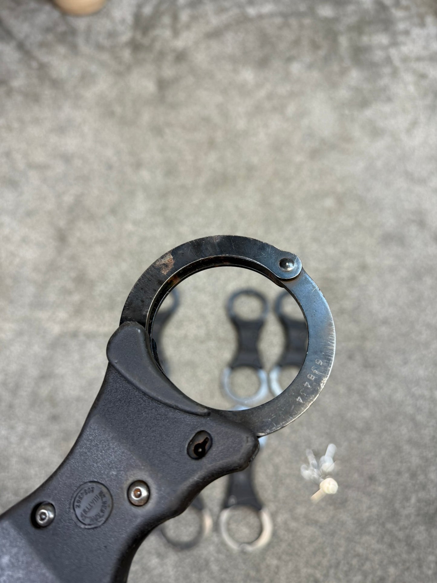Ex Police Black Hiatt Handcuffs Genuine Cuffs With Key Security Collectible Memorabilia