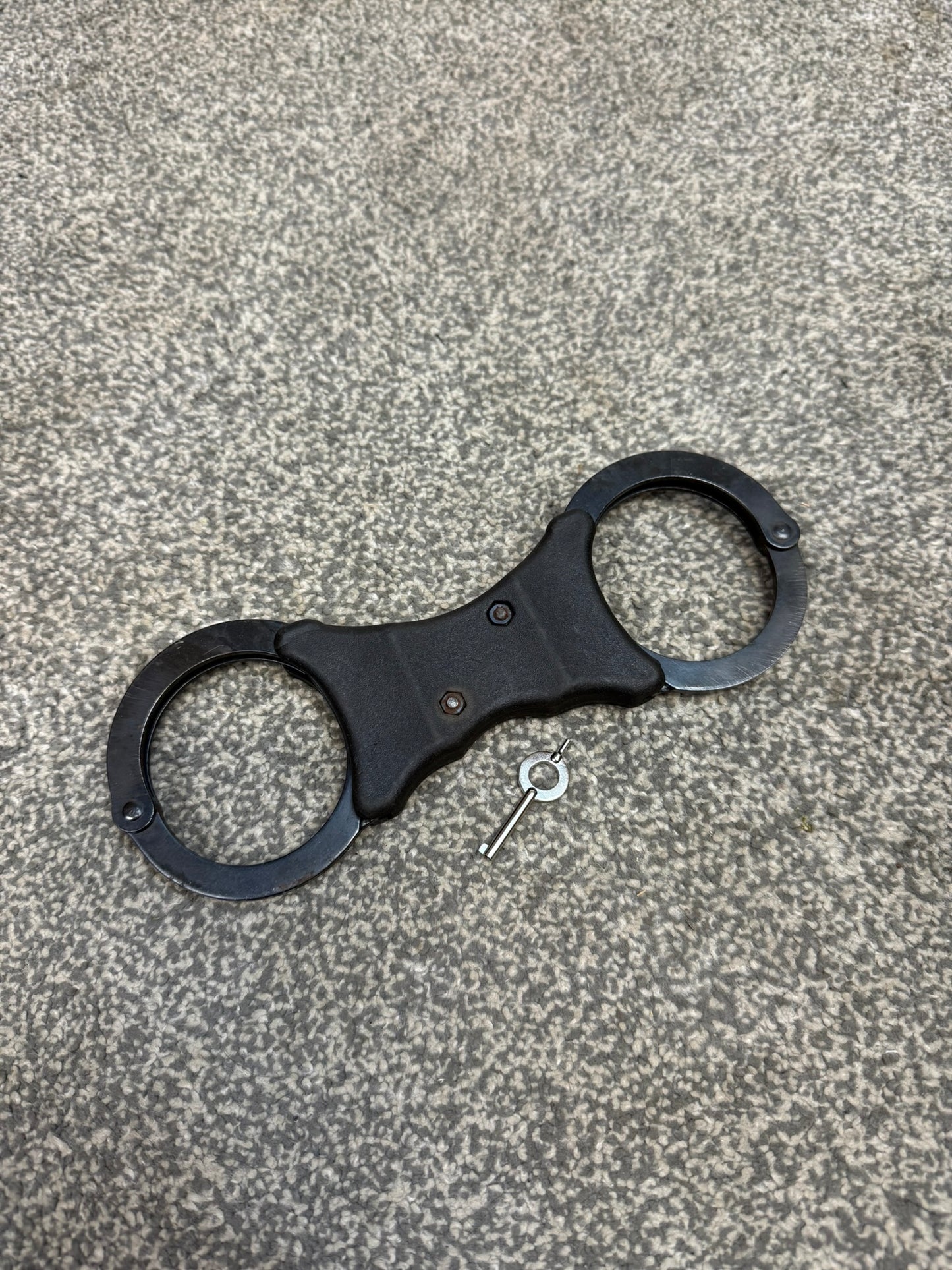 Ex Police Black Hiatt Handcuffs Genuine Cuffs With Key Security Collectible Memorabilia