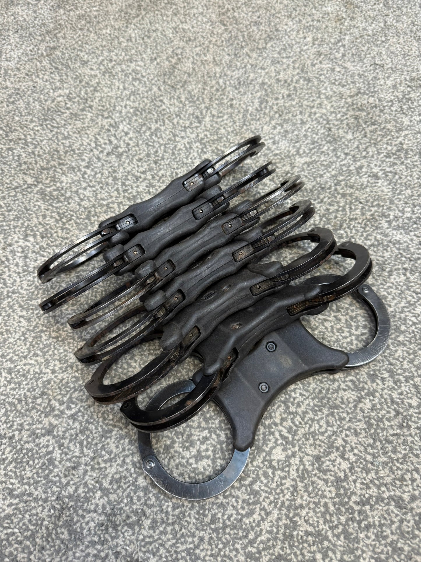 Ex Police Black Hiatt Handcuffs Genuine Cuffs With Key Security Collectible Memorabilia
