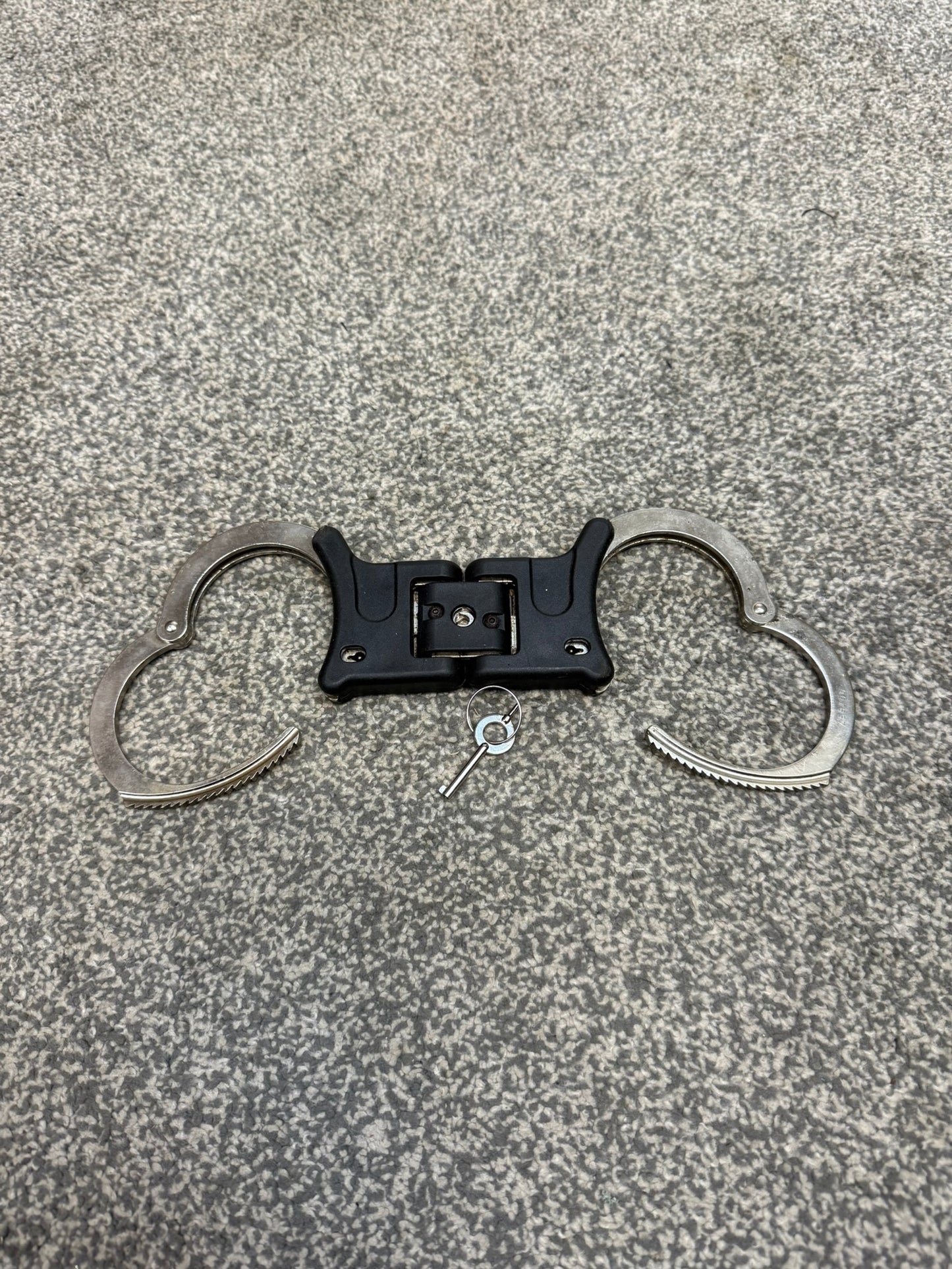 Ex Police Folding Hiatt Handcuffs Hinged Cuffs & Key Security Collectible