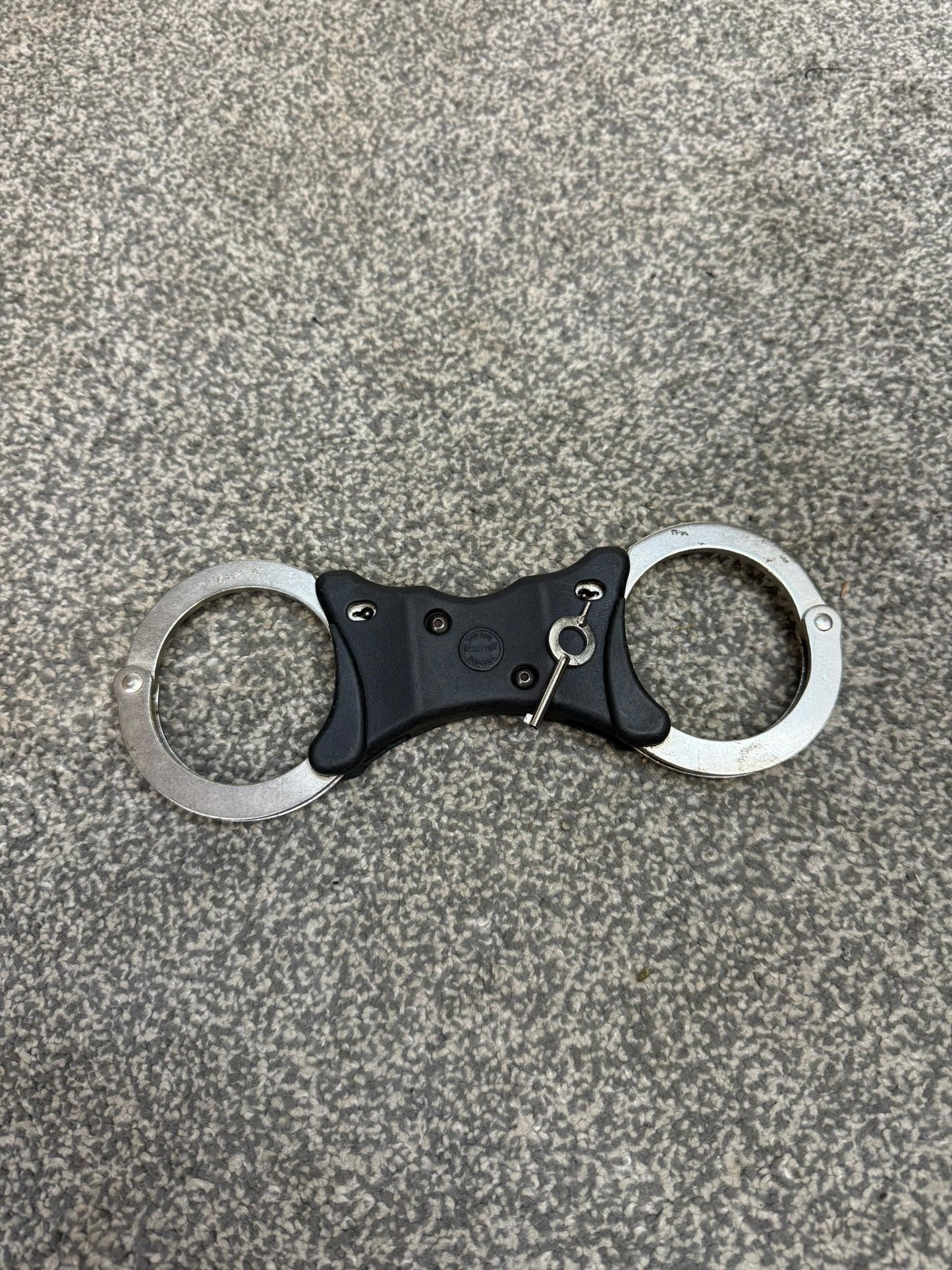 Ex Police Hiatt Rigid Handcuffs With Serial & Key Security Cuffs Displays Collectible
