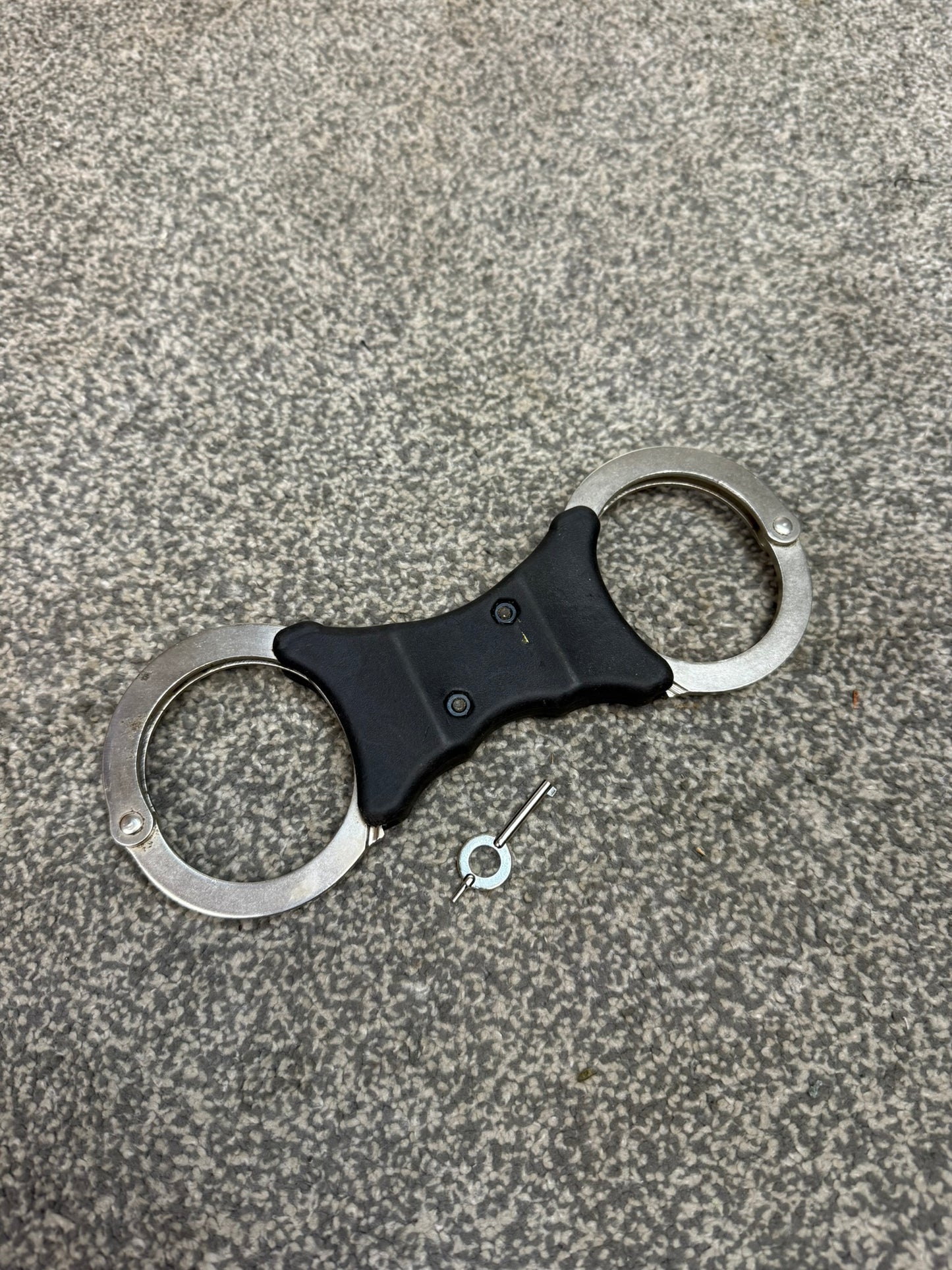 Ex Police Hiatt Rigid Handcuffs With Serial & Key Security Cuffs Displays Collectible