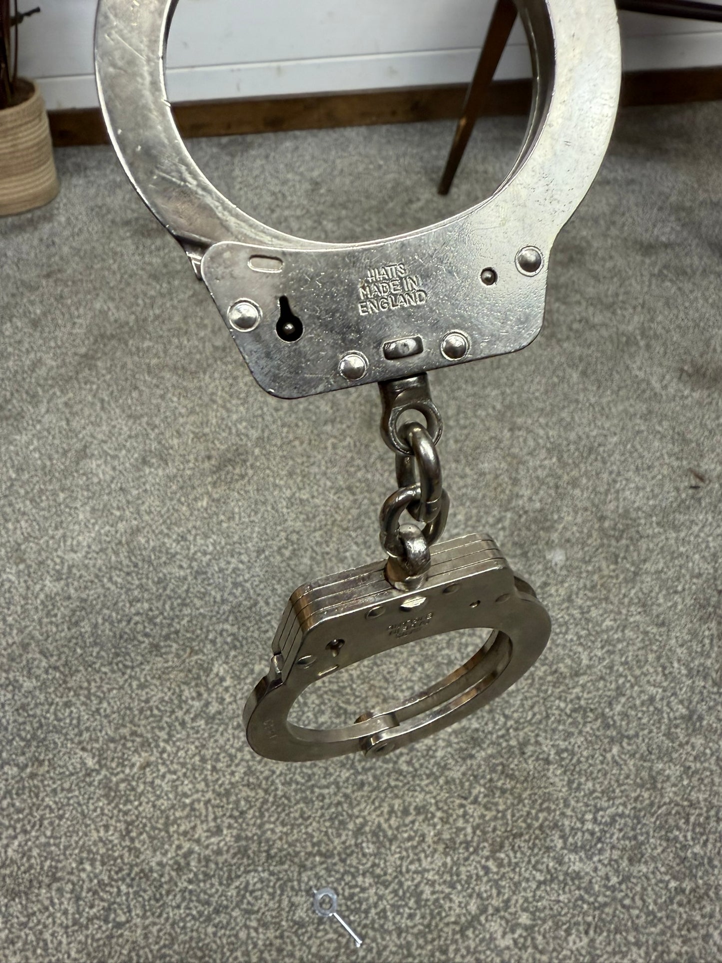 Ex Police Hiatt Chain Handcuffs & 1x Key Security Cuffs Collectible Memorabilia