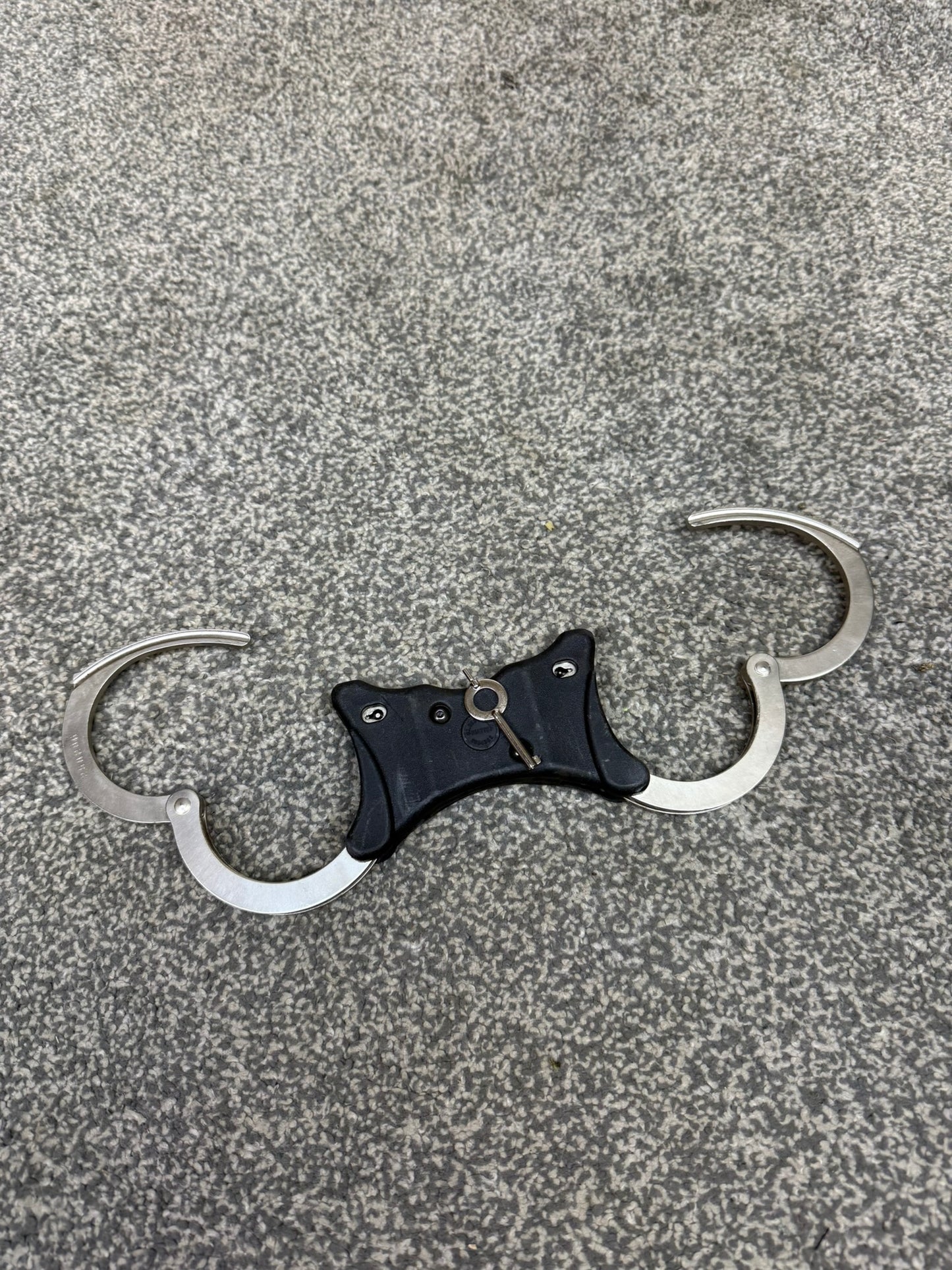 Ex Police Hiatt Rigid Handcuffs With Serial & Key Security Cuffs Displays Collectable