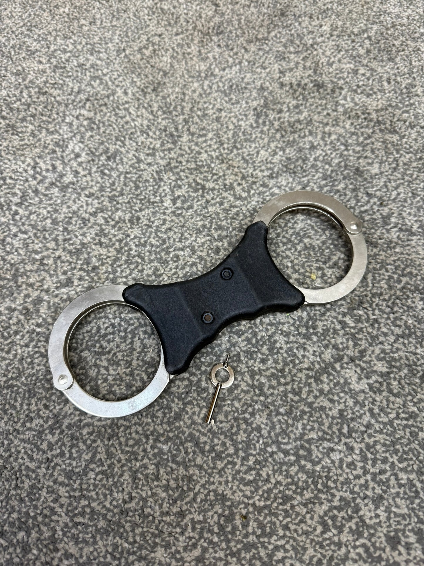 Ex Police Hiatt Rigid Handcuffs With Serial & Key Security Cuffs Displays Collectable