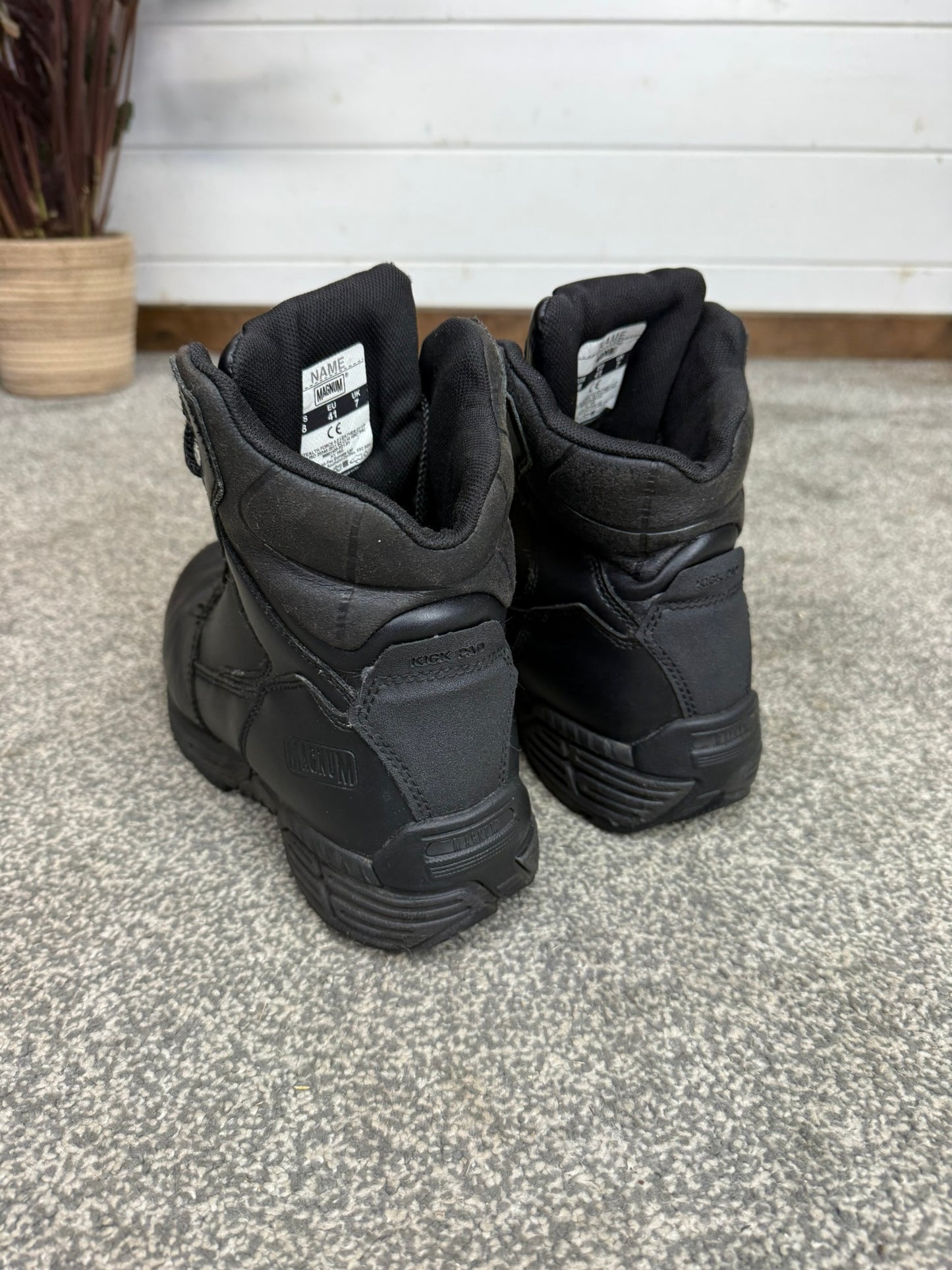 Magnum Stealth Force 6.0 Combat Boots Black Leather UK 7 Ex Police Security
