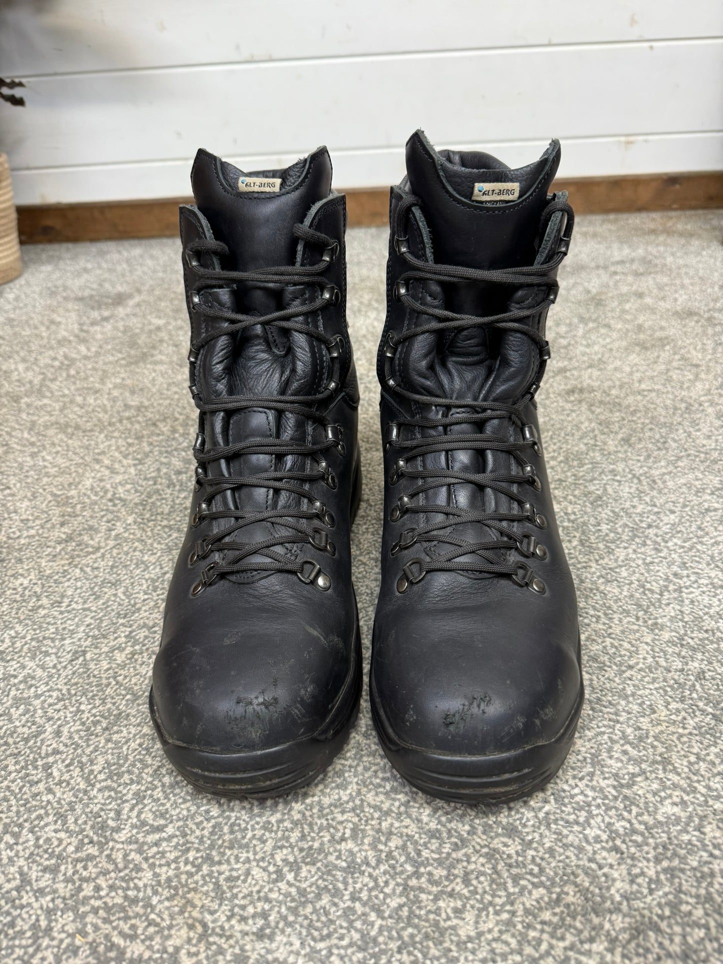 Altberg Peacekeeper P3 VS Black Leather Waterproof Combat Boots Size UK 10