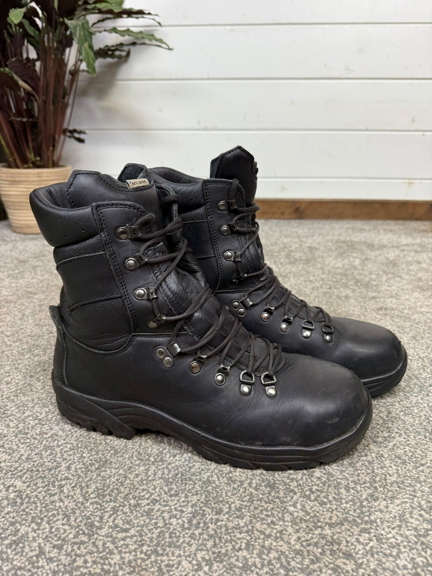 Altberg Peacekeeper P3 VS Black Leather Waterproof Combat Boots Size UK 10