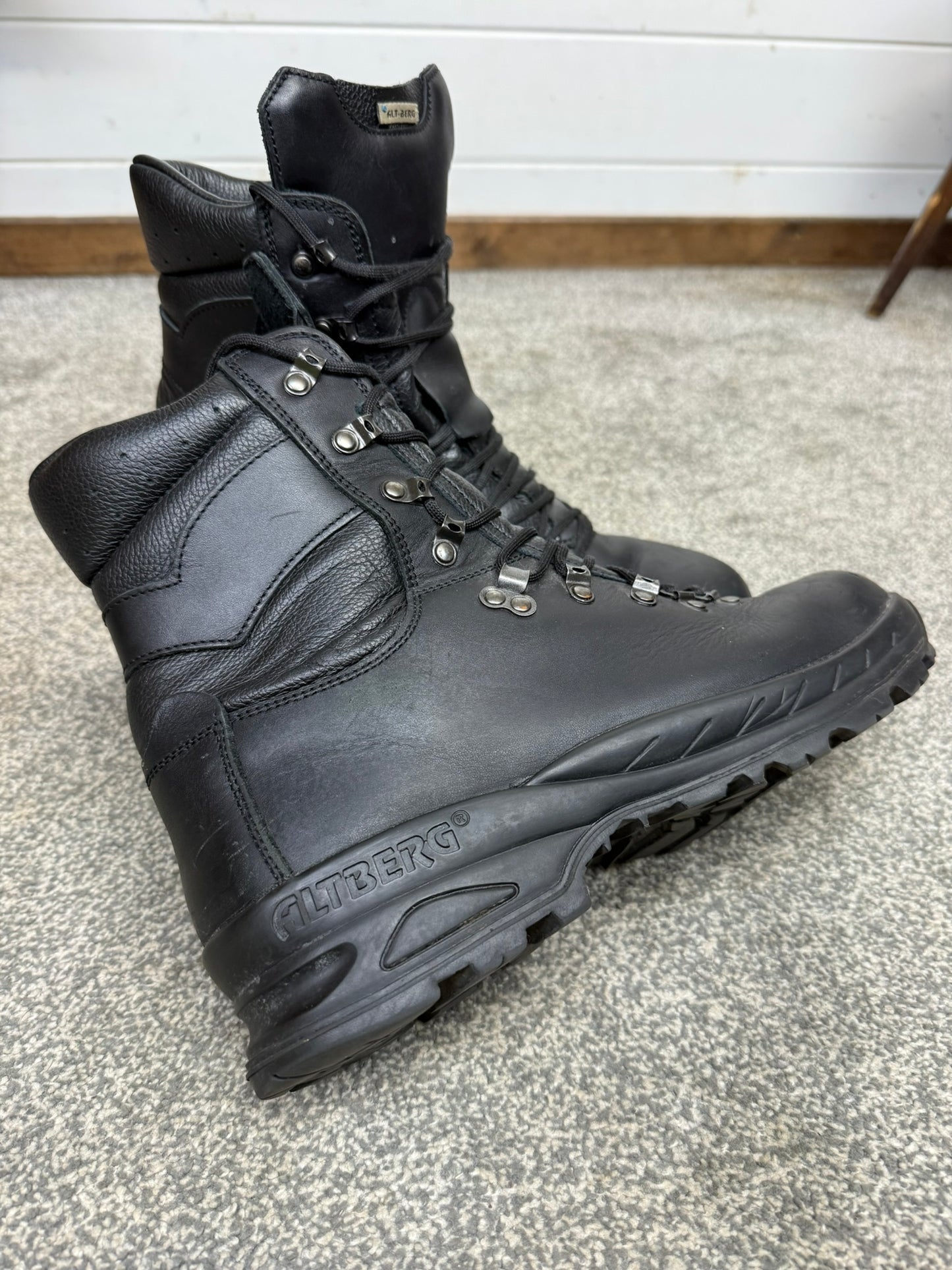 Altberg Peacekeeper P3 VS Black Leather Waterproof Combat Boots Size UK 11