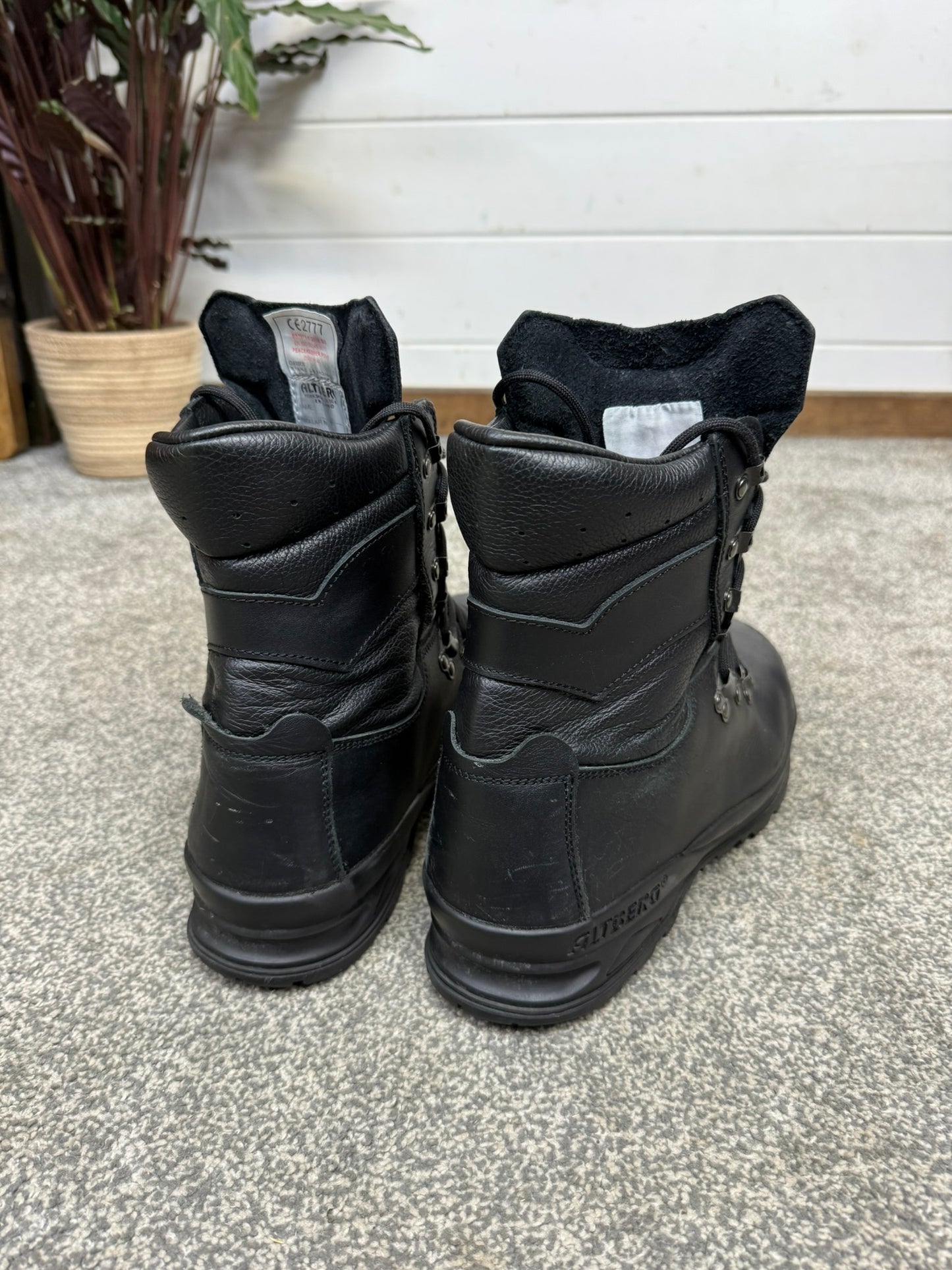 Altberg Peacekeeper P3 VS Black Leather Waterproof Combat Boots Size UK 11