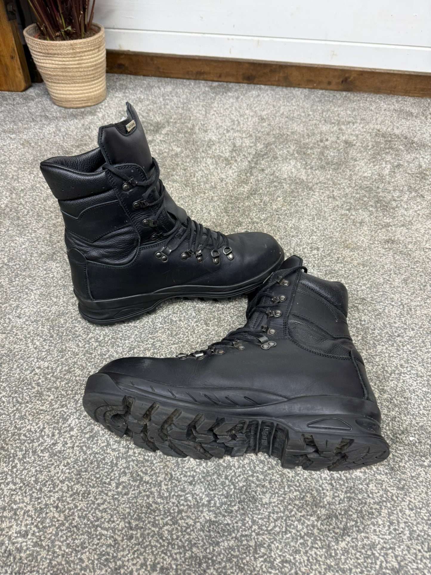 Altberg Peacekeeper P3 VS Black Leather Waterproof Combat Boots Size UK 11