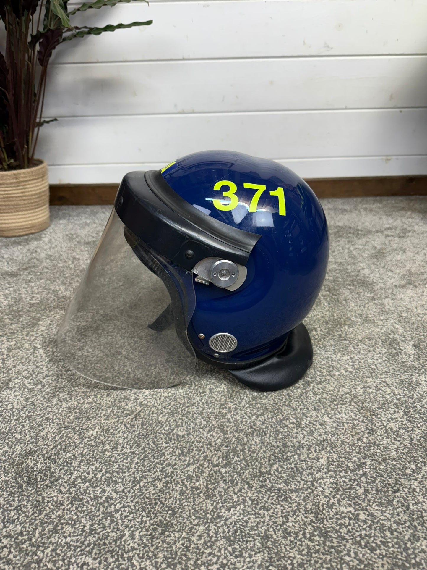 Ex Police Riot Helmet Guardian Mk3 Genuine Obsolete Collectible Theatre Display Fancy Dress Airsoft Paintball