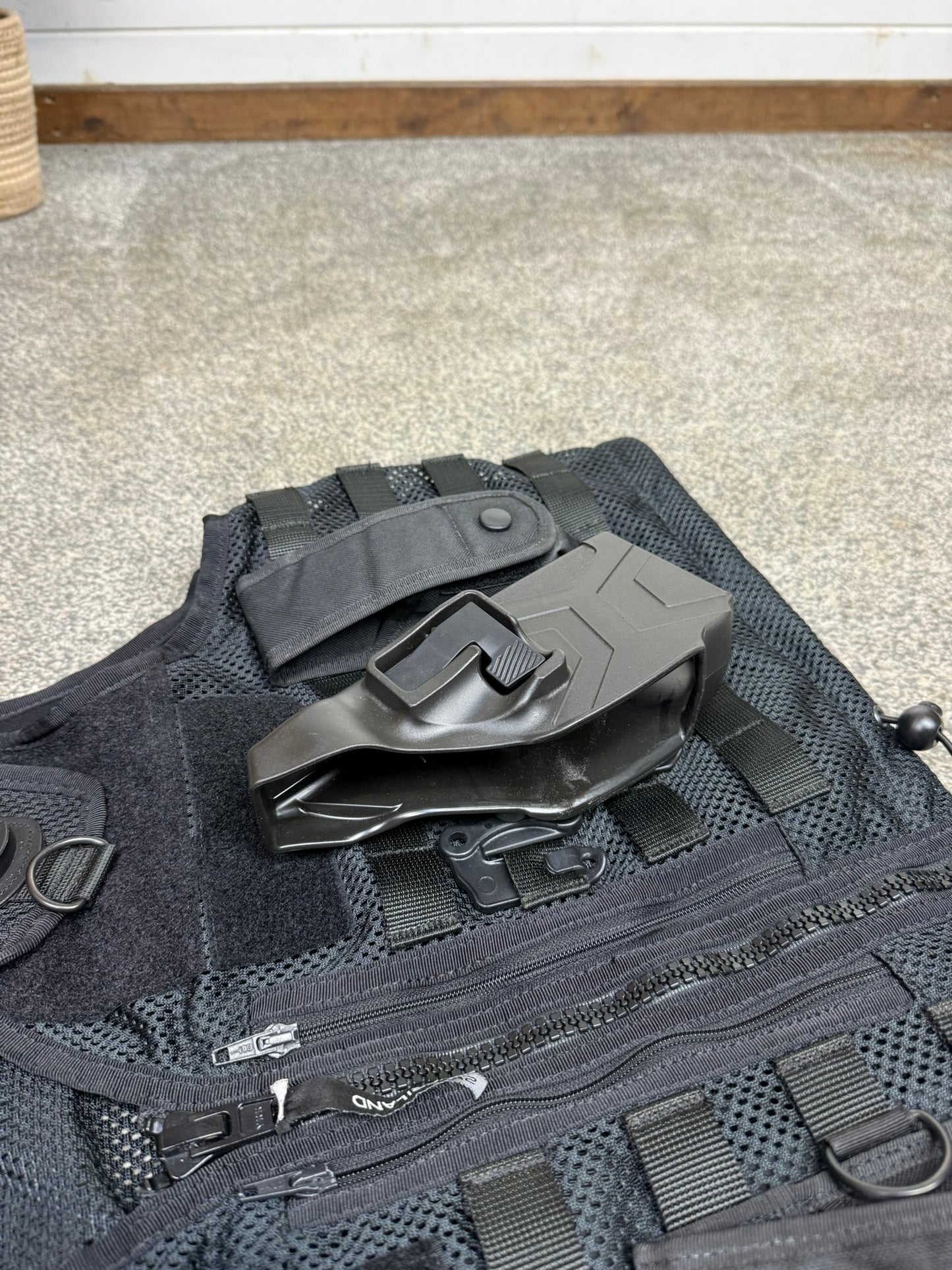 Ex Police Safariland Black Molle Firearms Vest Tactical Utility Security Vest XL - VGC