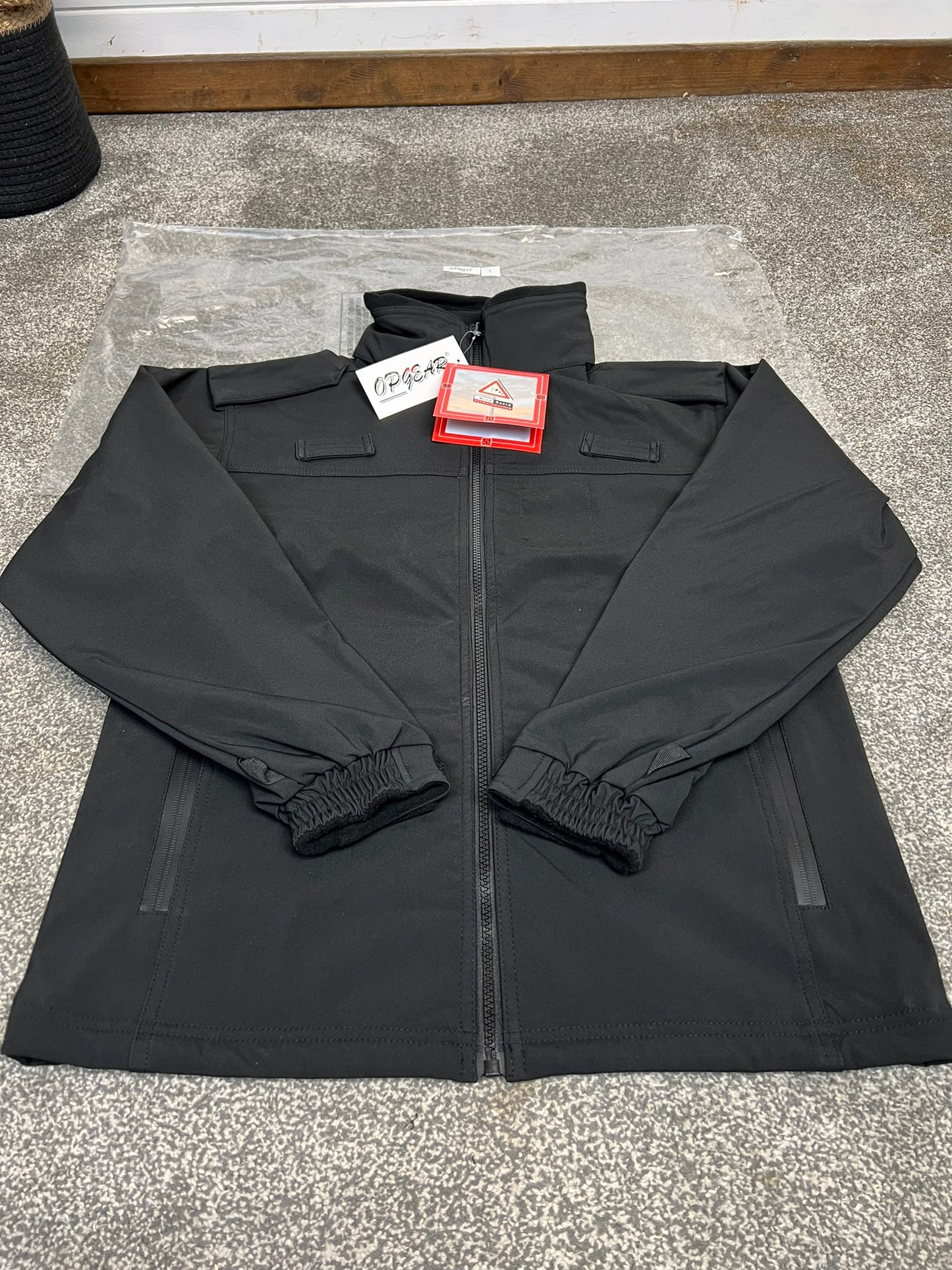 NEW Black Softshell Jacket Coat Waterproof Breathable SMALL Security Walking Hiking