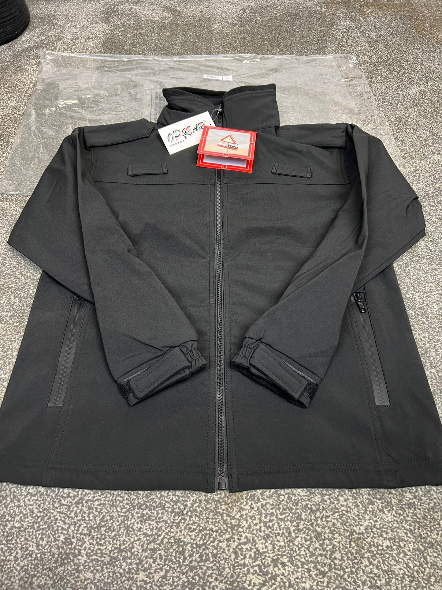NEW Black Softshell Jacket Coat Waterproof Breathable SMALL Security Walking Hiking