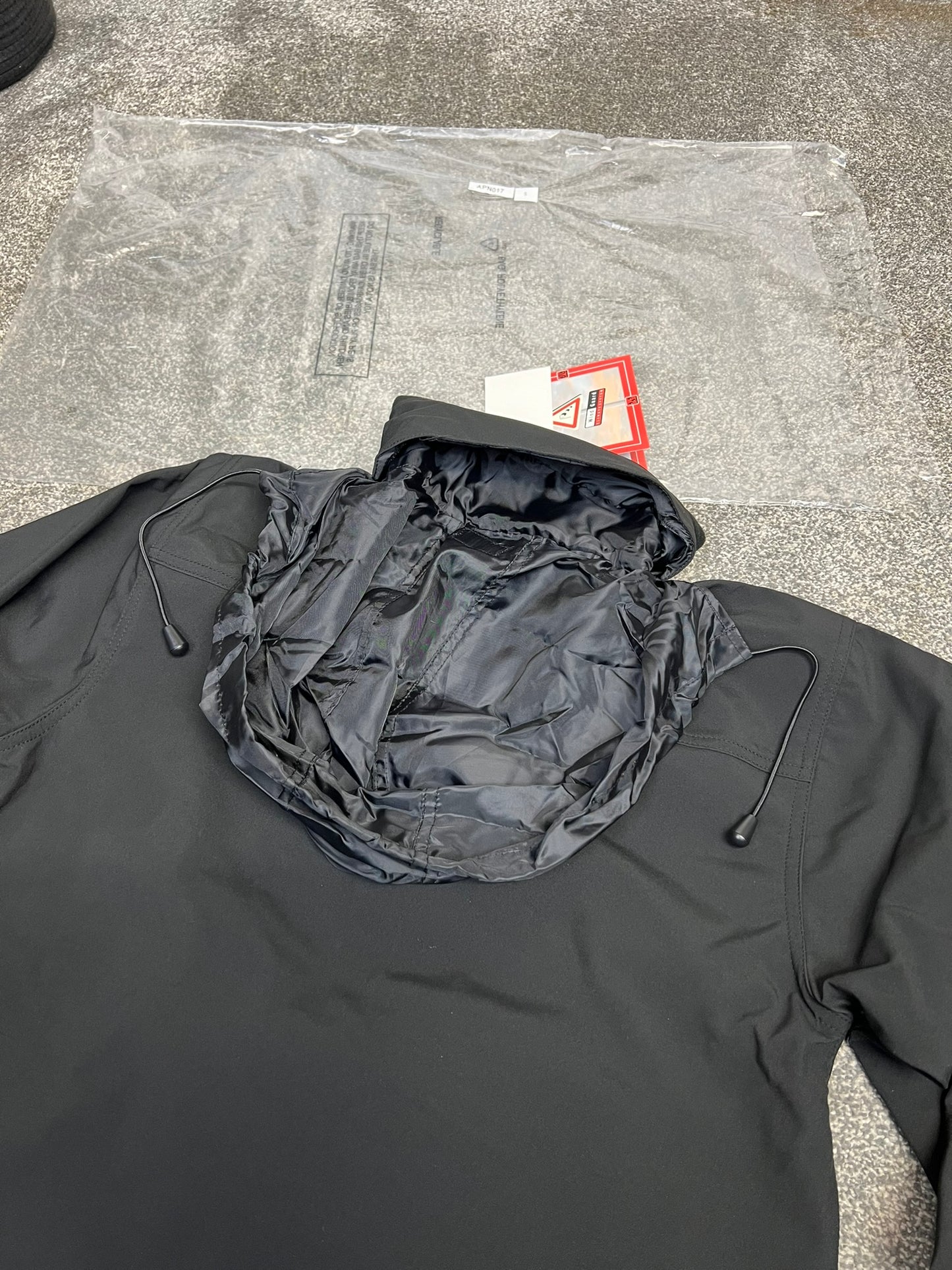 NEW Black Softshell Jacket Coat Waterproof Breathable SMALL Security Walking Hiking