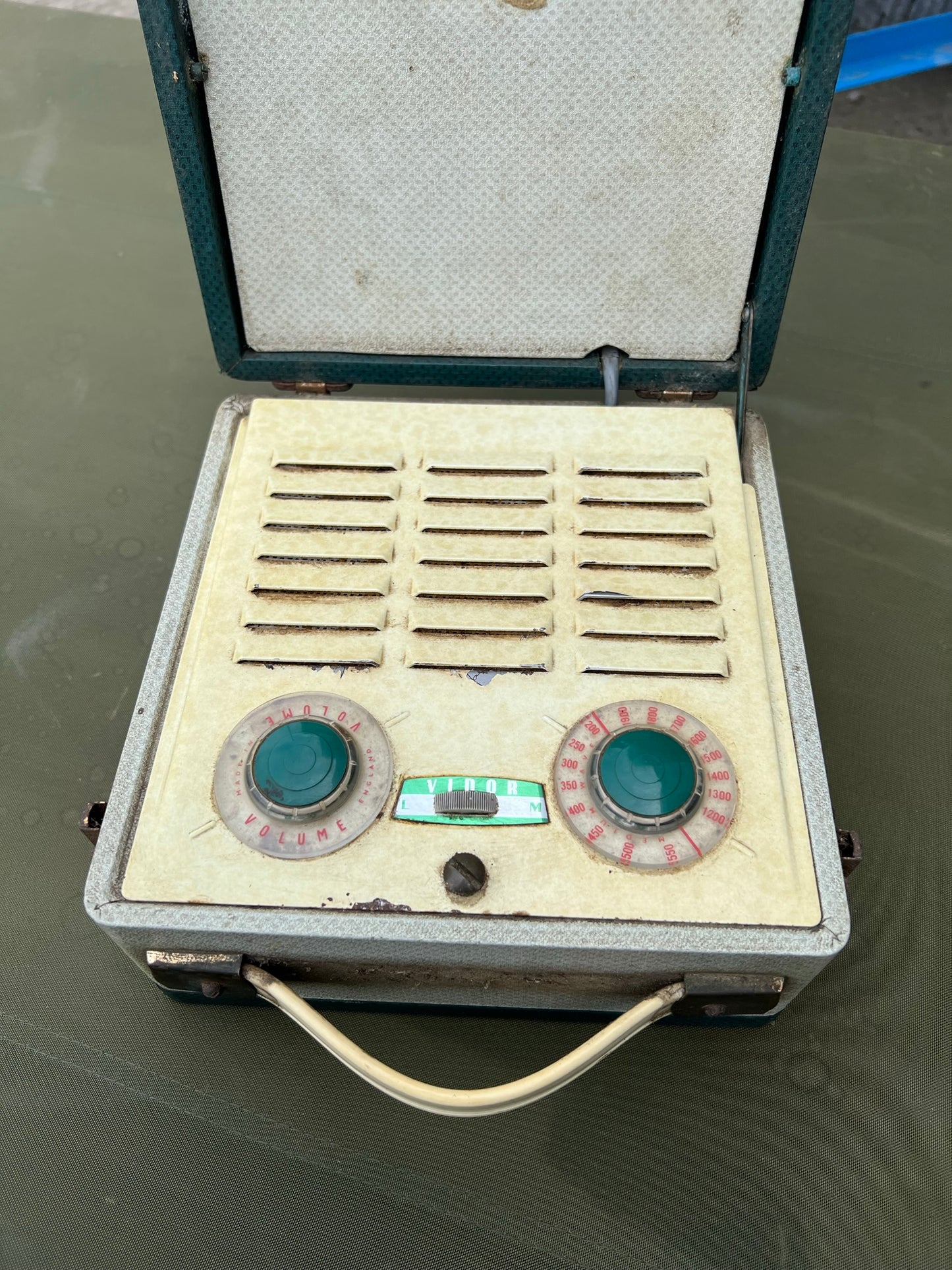Vintage 1950's Vidor CN429 Portable Radio Retro Farmhouse Shop Display