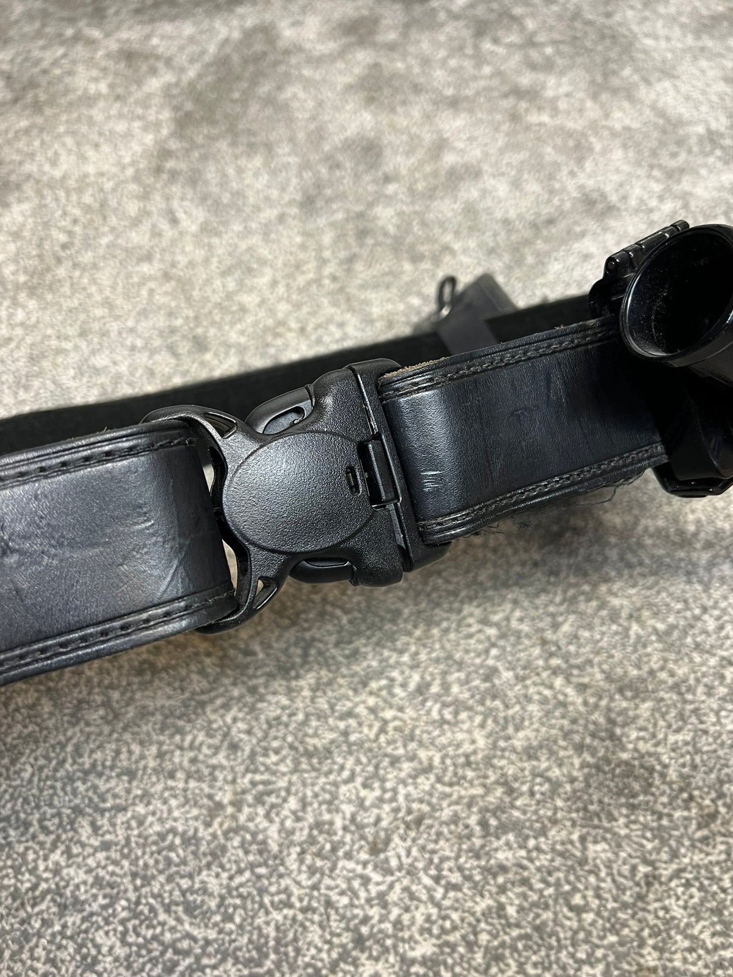 Ex Police Leather Duty Belt With Pouches XL Genuine Collectible Cosplay Film Display Security