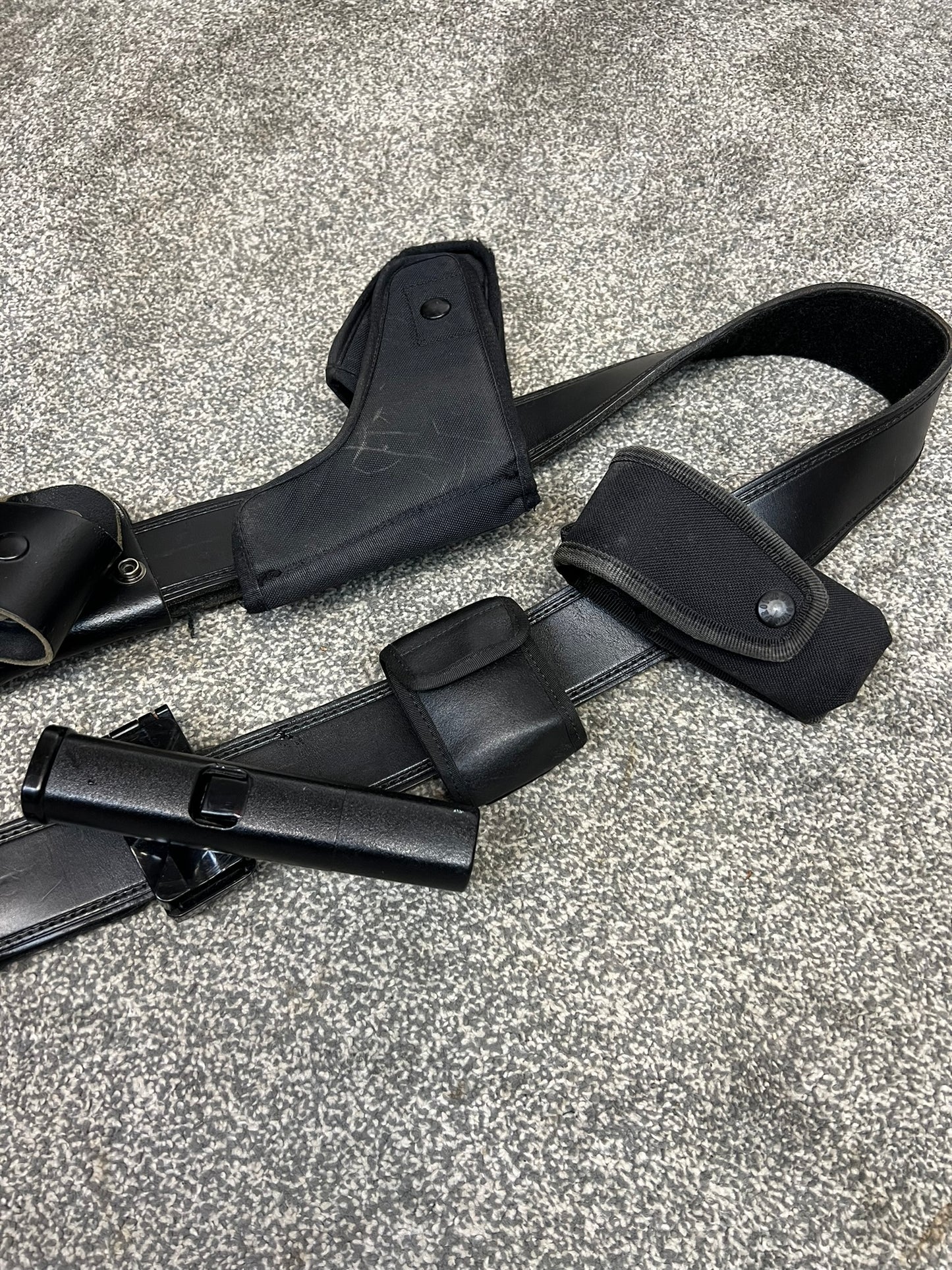 Ex Police Leather Duty Belt With Pouches XL Genuine Collectible Cosplay Film Display Security