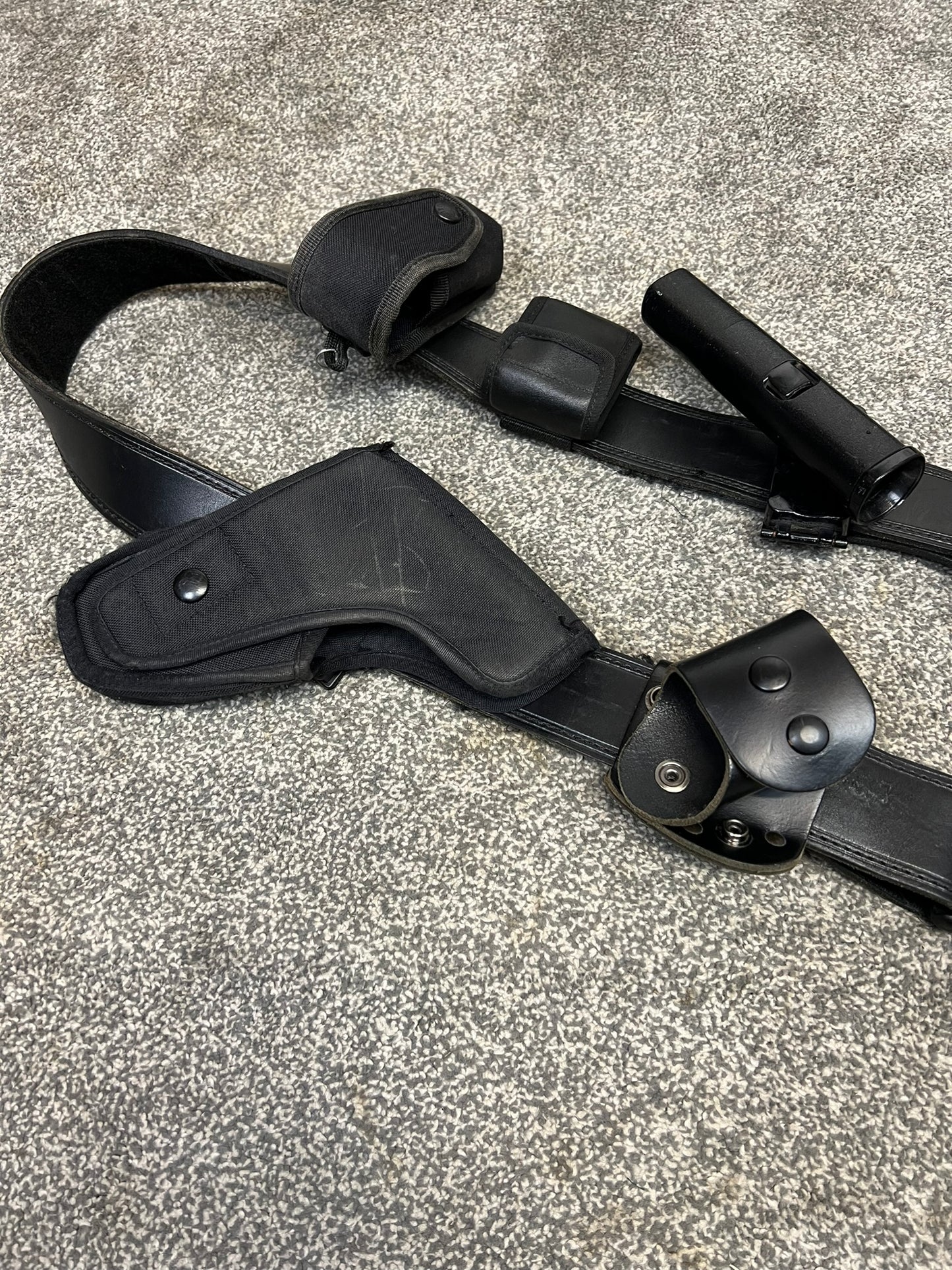 Ex Police Leather Duty Belt With Pouches XL Genuine Collectible Cosplay Film Display Security