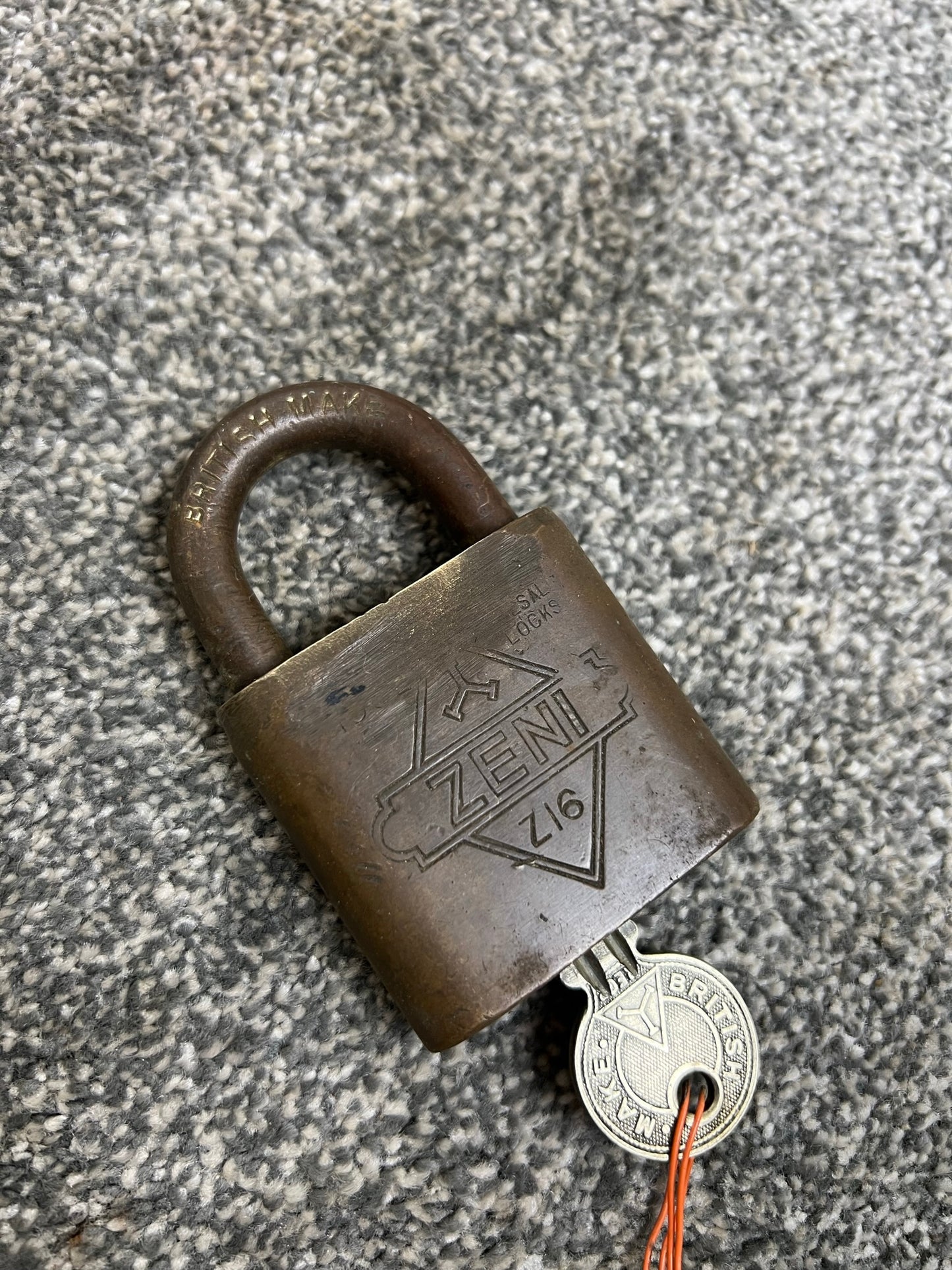 Vintage Walsall Zeni Z16 Brass Padlock Made In England - Working with Key