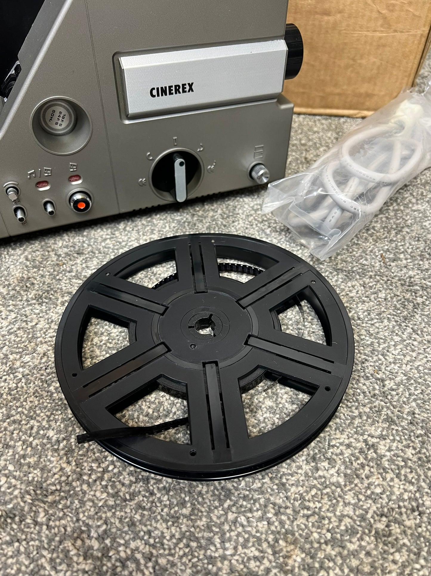Vintage Cinerex SU 200 8mm Movie Sound Projector Retro Movie Reel Film - Working