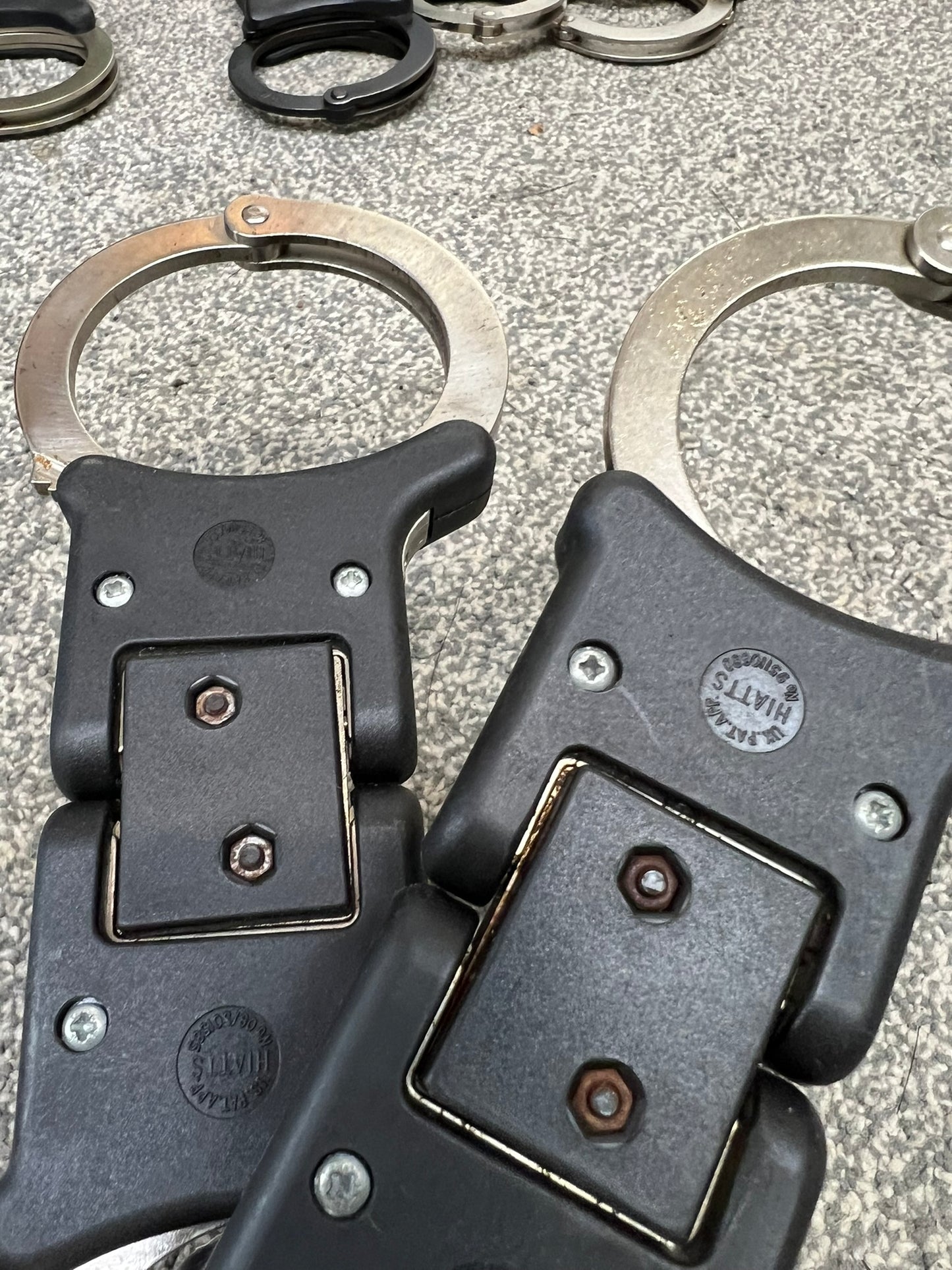Ex Police Genuine Hiatt Folding Hinged Handcuffs & Key Security Collectible Memorabilia Restraint