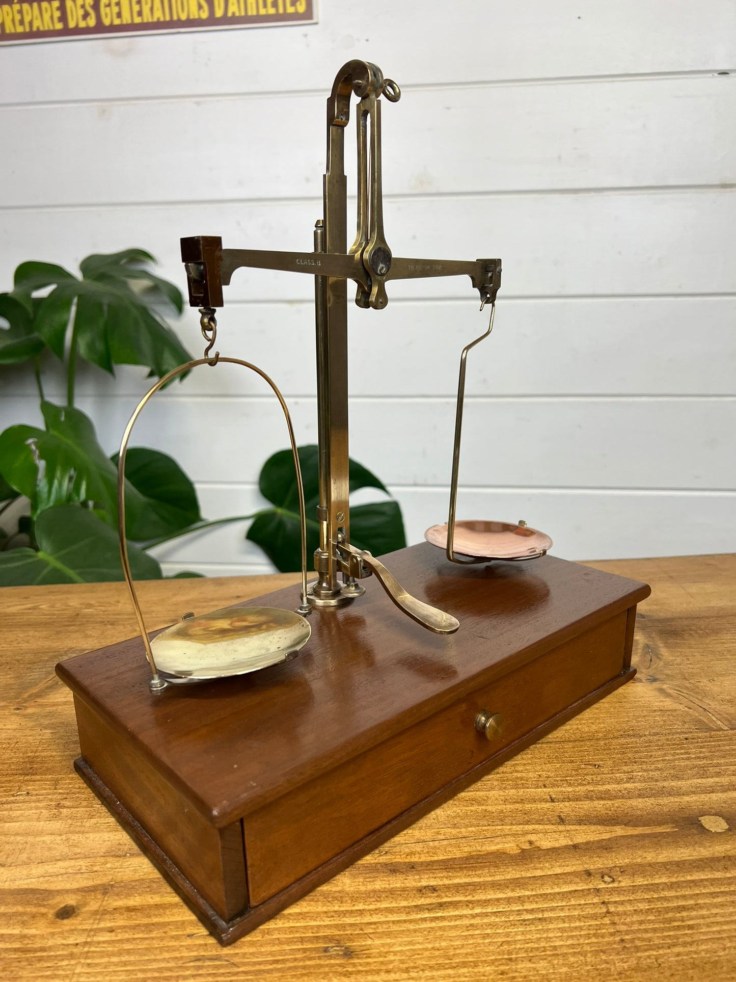 Vintage Jewellers Travel Scales Brass on Mahogany Box Apothecary Display