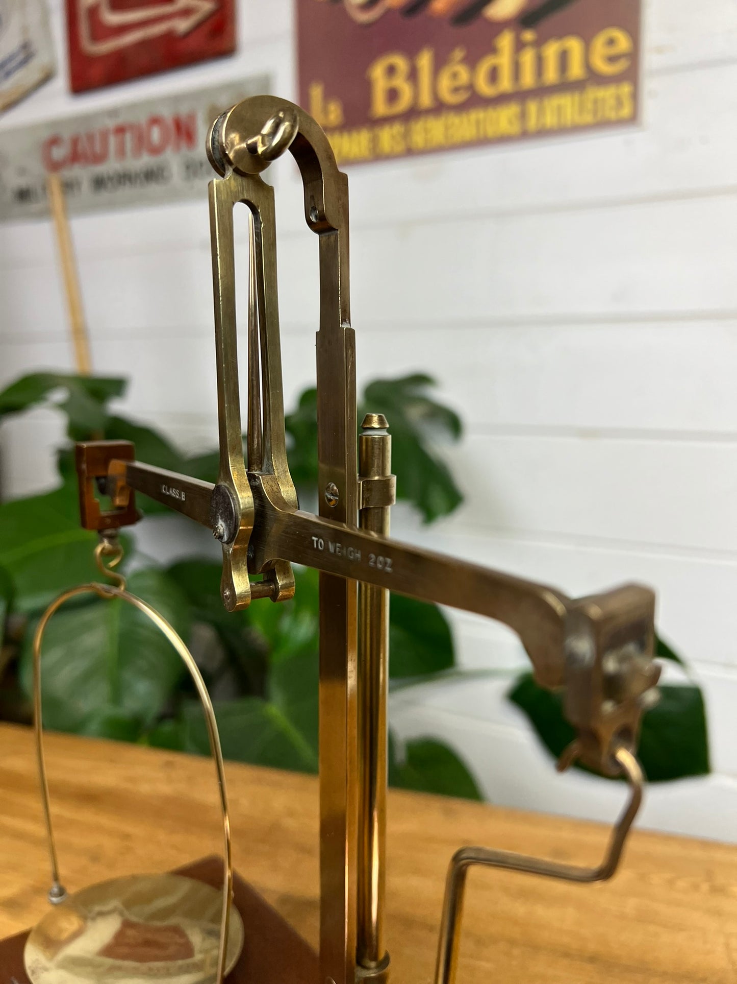 Vintage Jewellers Travel Scales Brass on Mahogany Box Apothecary Display