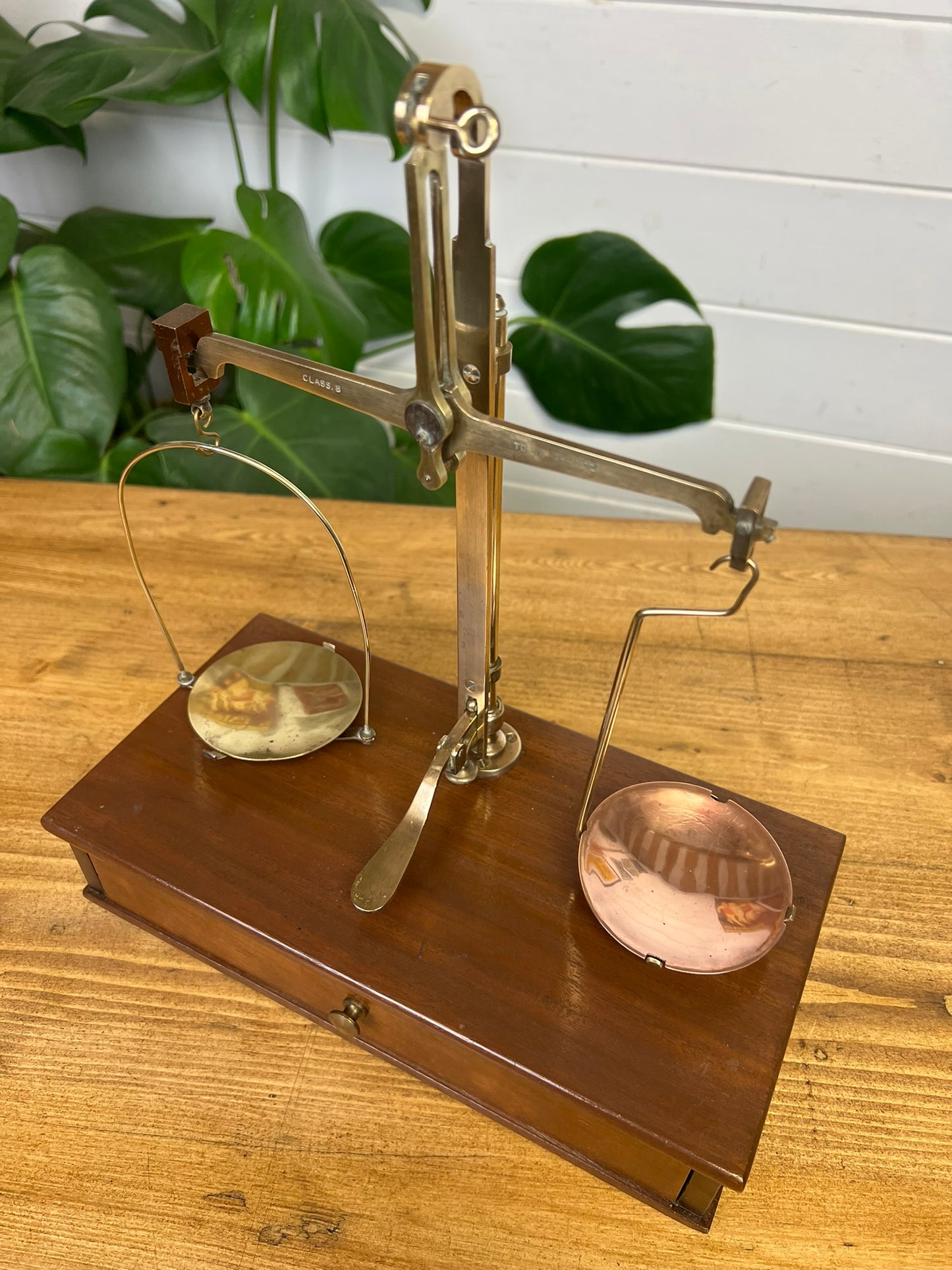 Vintage Jewellers Travel Scales Brass on Mahogany Box Apothecary Display