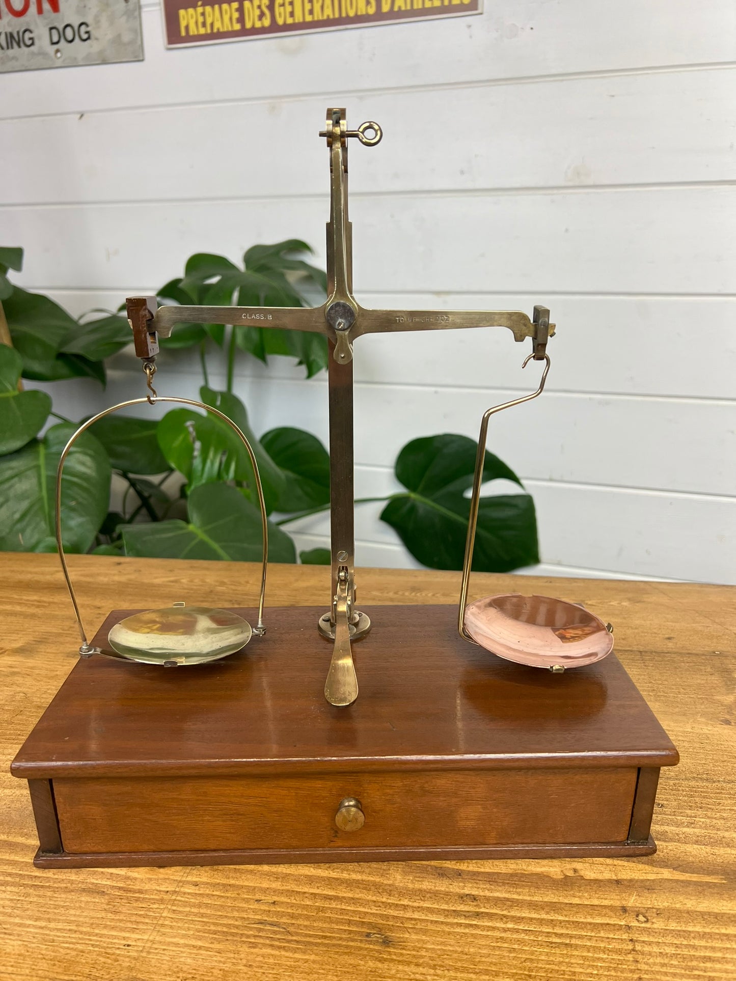 Vintage Jewellers Travel Scales Brass on Mahogany Box Apothecary Display