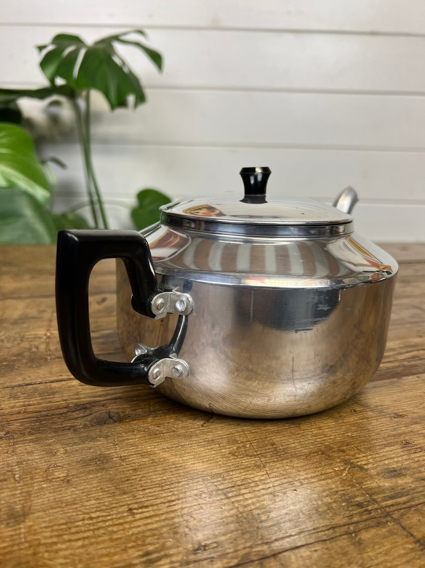 Vintage Stainless Steel Tea Pot Bakelite Handle 1970's 80's Mid Century Art Deco Retro Kitchen