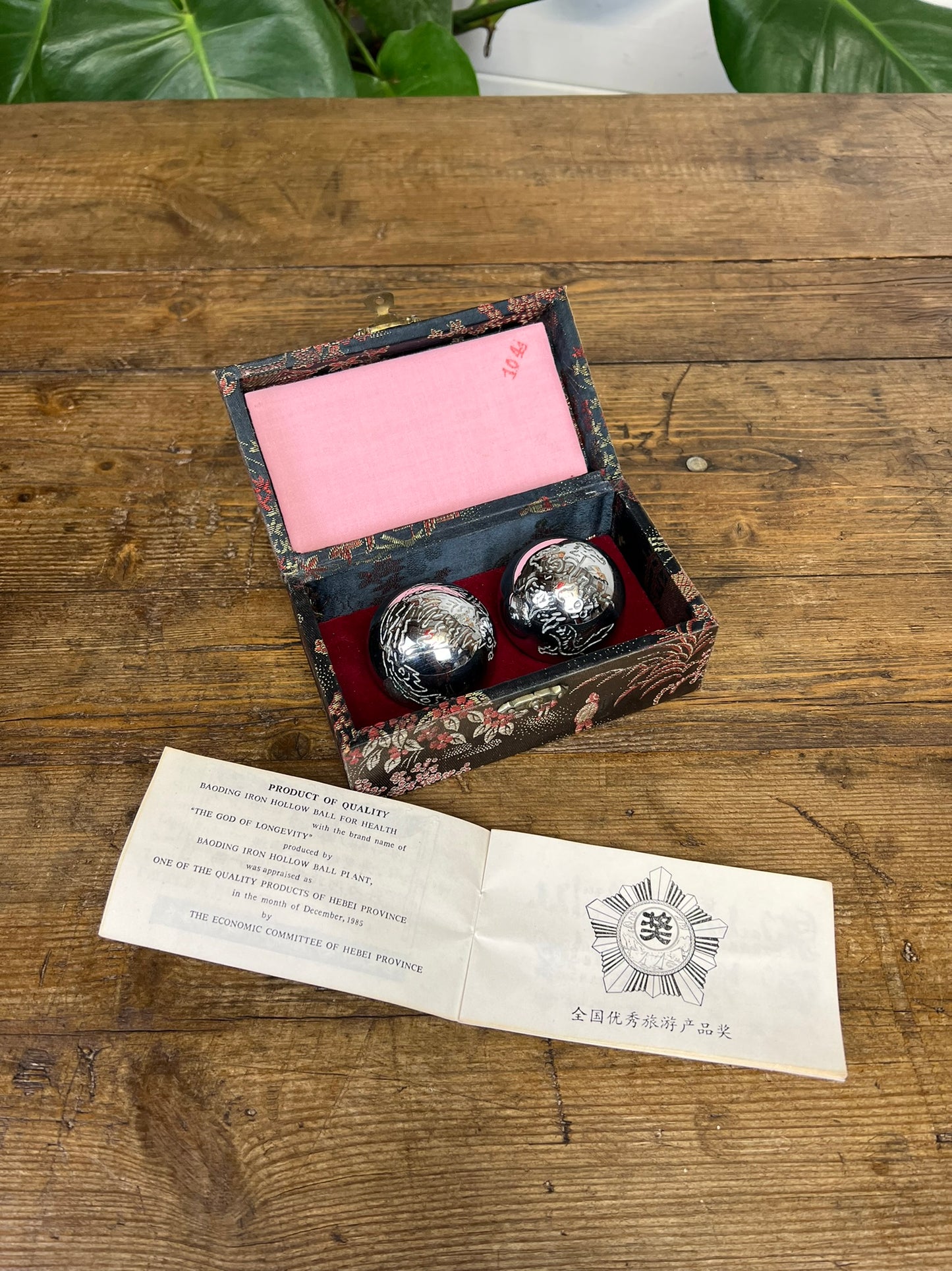Vintage Shou Xing Chinese Iron Balls In Case Baoding Balls With Chime