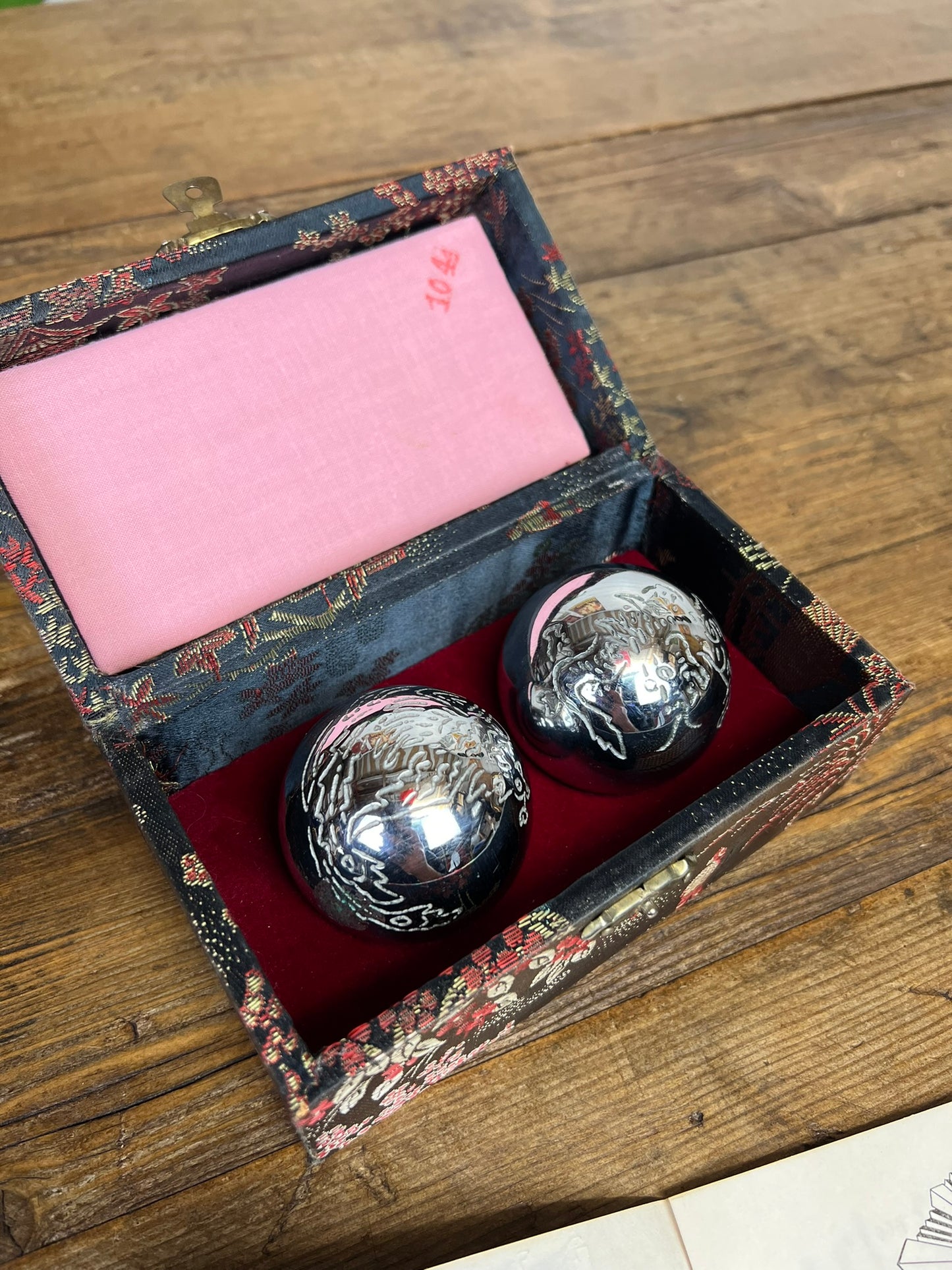 Vintage Shou Xing Chinese Iron Balls In Case Baoding Balls With Chime