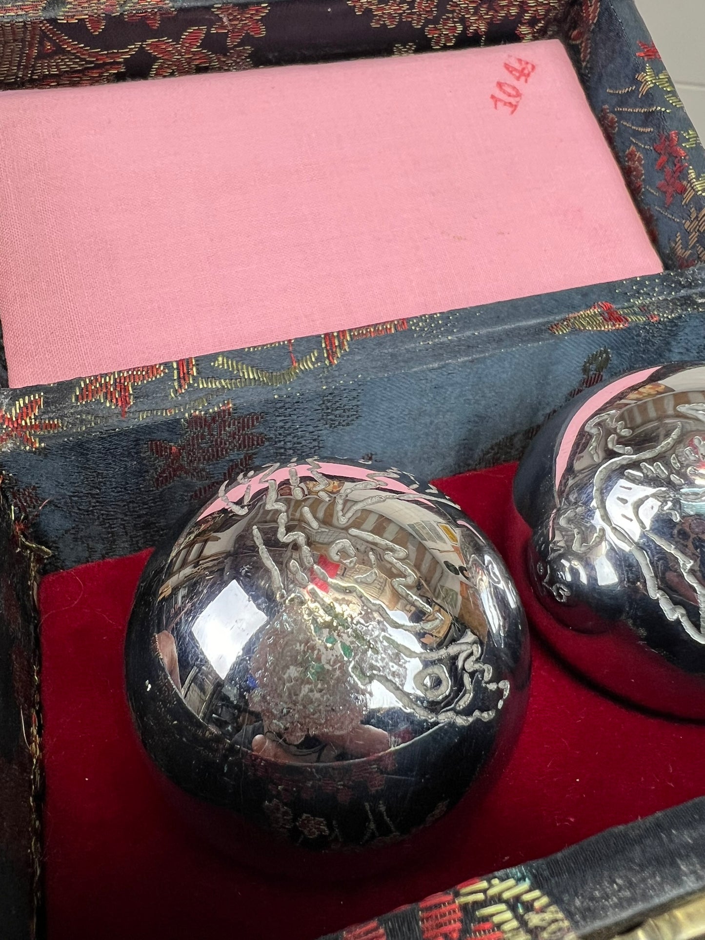 Vintage Shou Xing Chinese Iron Balls In Case Baoding Balls With Chime