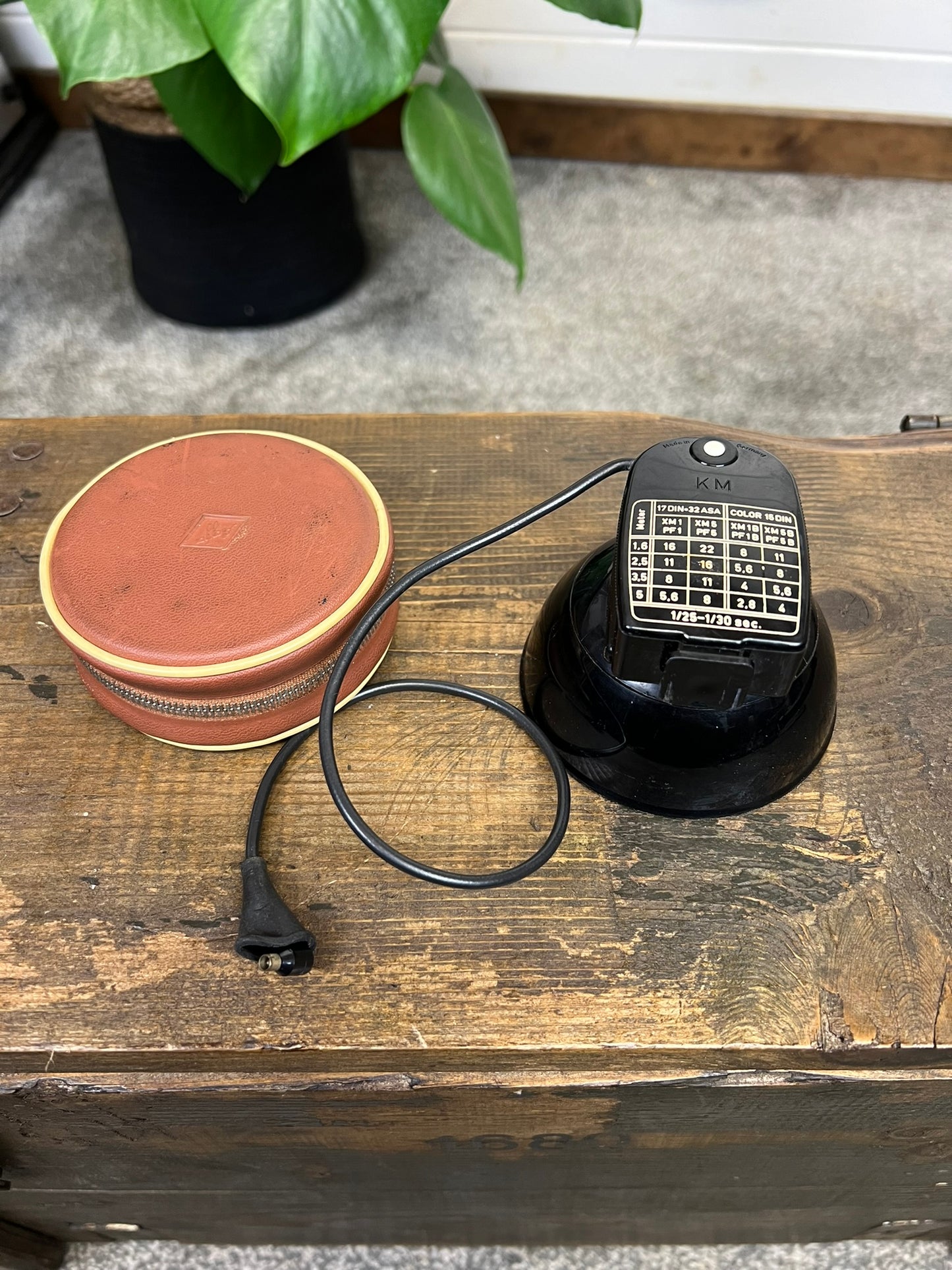 Agfa Synchro Blitzer KM Camera Flash In Case Collectable / Display