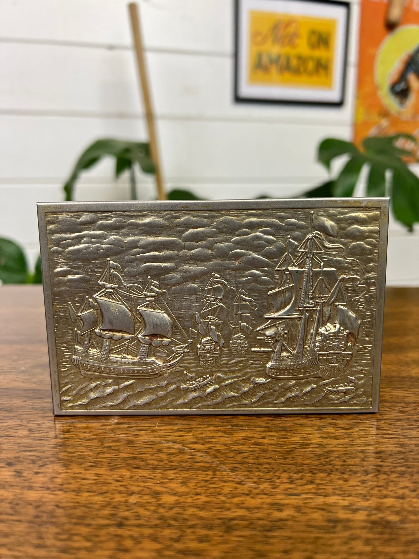 Vintage Wooden Tobacco Pipe Box Galleon Pressed Lid With Pipe Cleaning tool