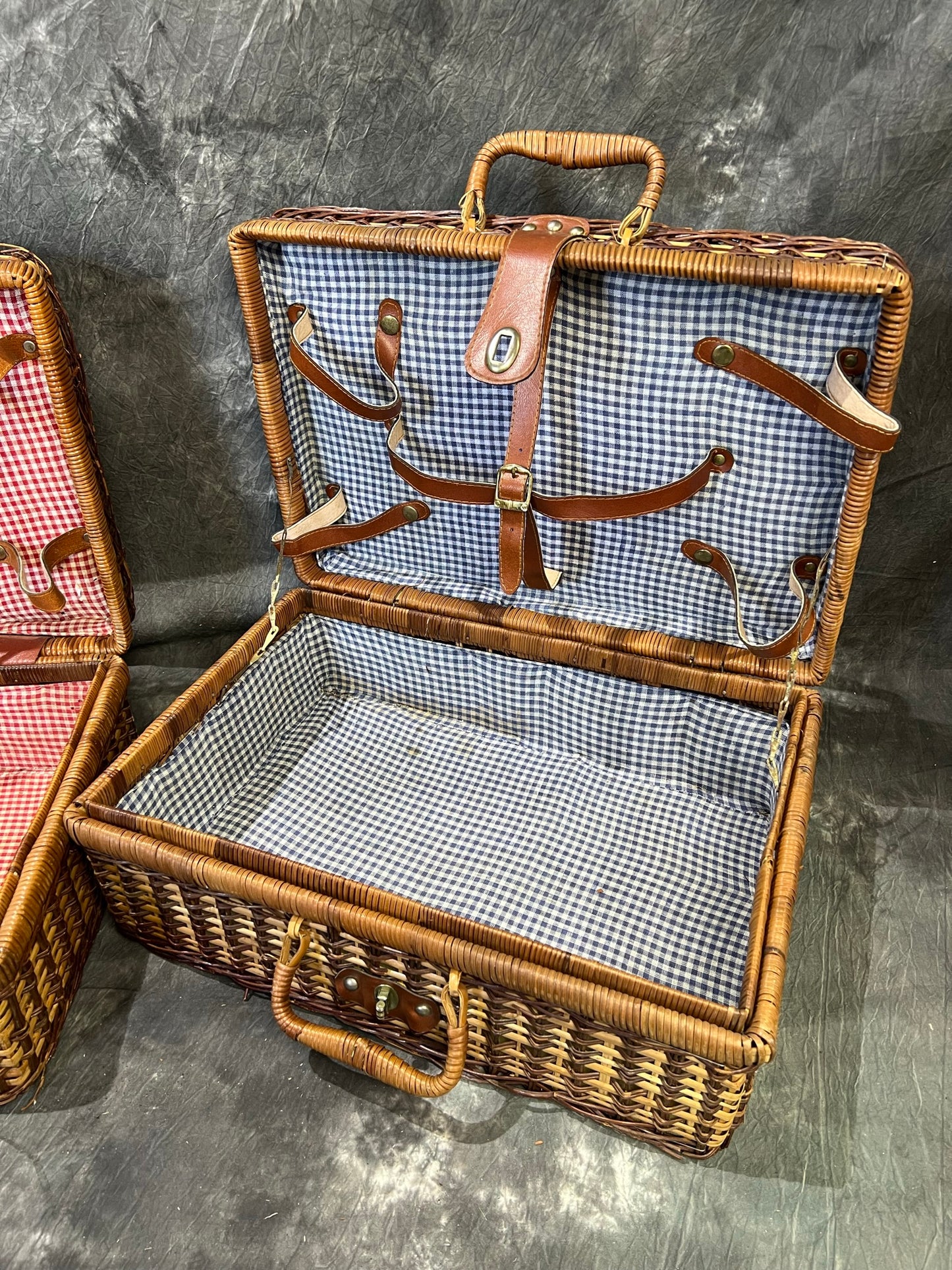 3x Vintage Wicker Picnic Baskets Job Lot Country Home Farmhouse Display Decor