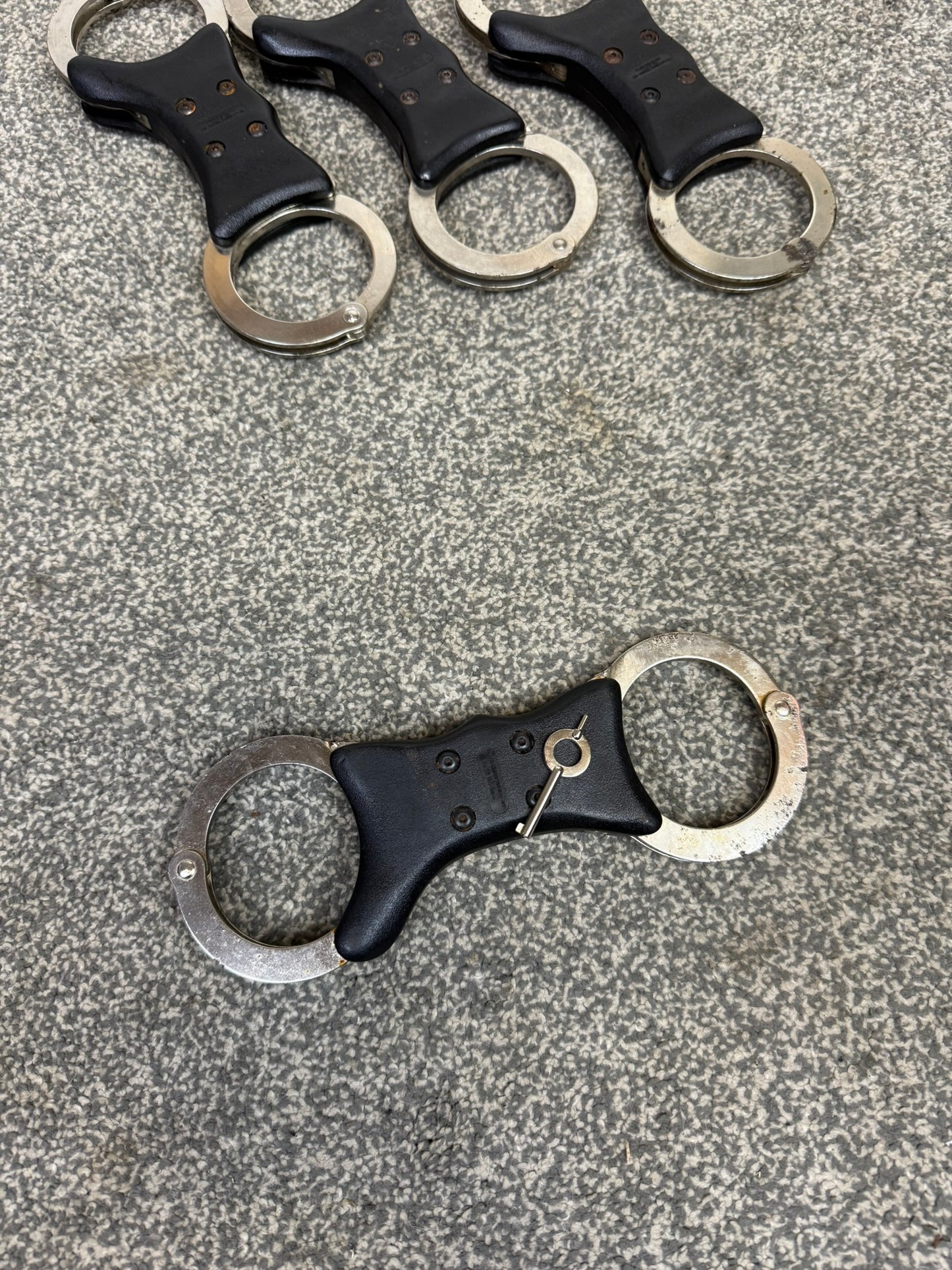 Ex Police Handcuffs Genuine Quik-Kuf Cuffs With Key Security Collectible Memorabilia Restraint