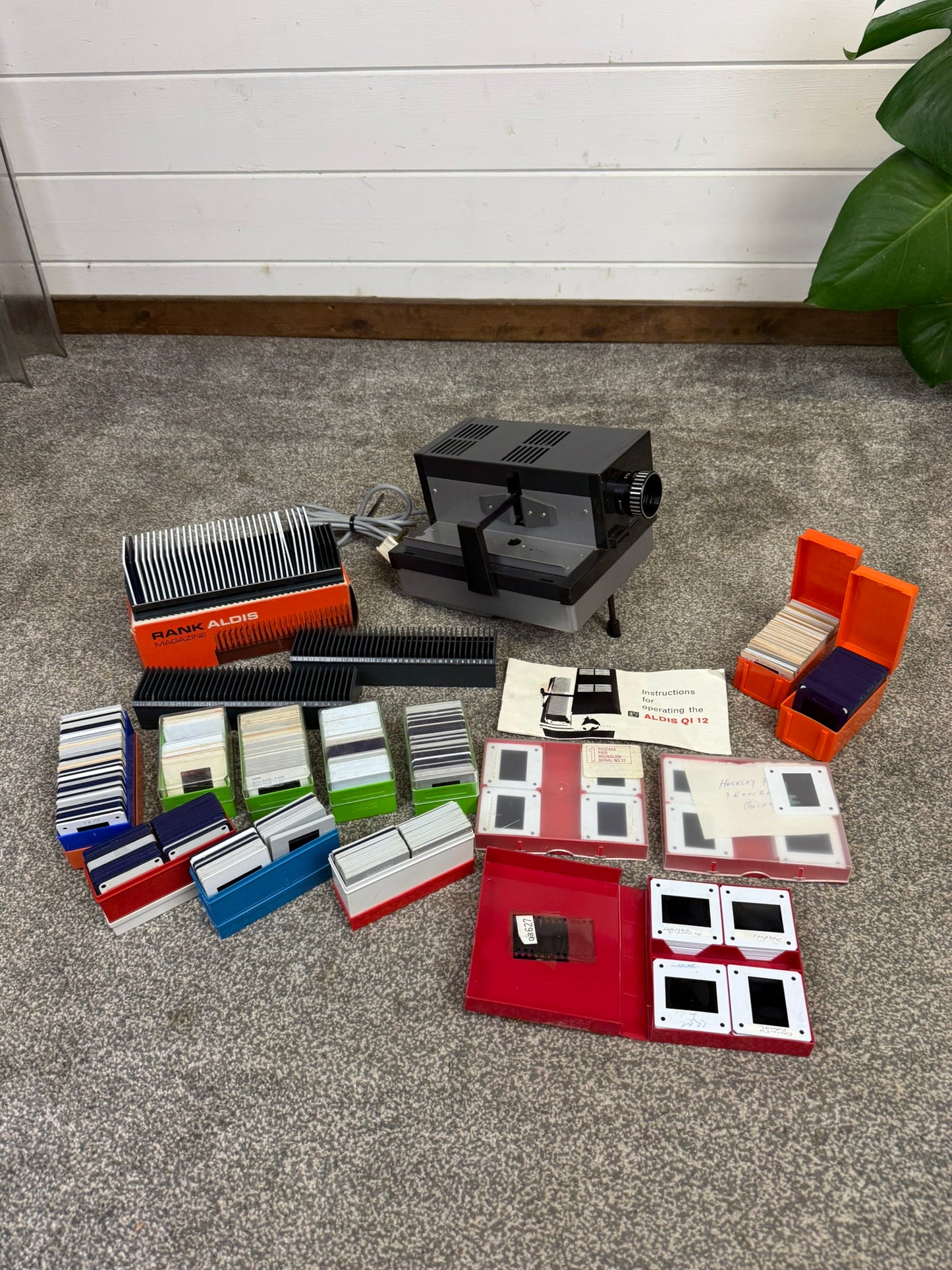 Vintage Aldis QI 12 Slide Projector With Magazines & Lots of Slides 50s 60s 70s
