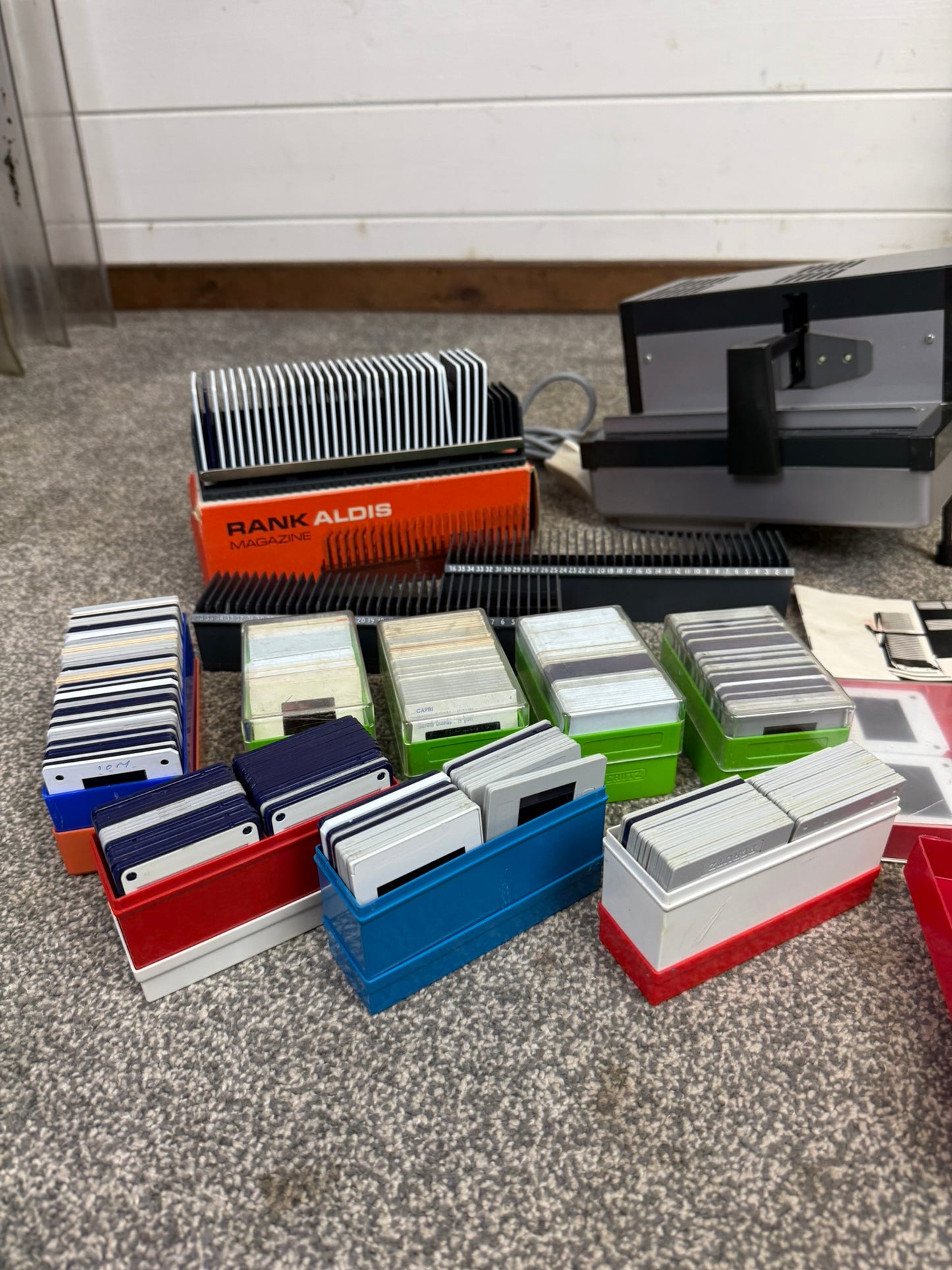 Vintage Aldis QI 12 Slide Projector With Magazines & Lots of Slides 50s 60s 70s