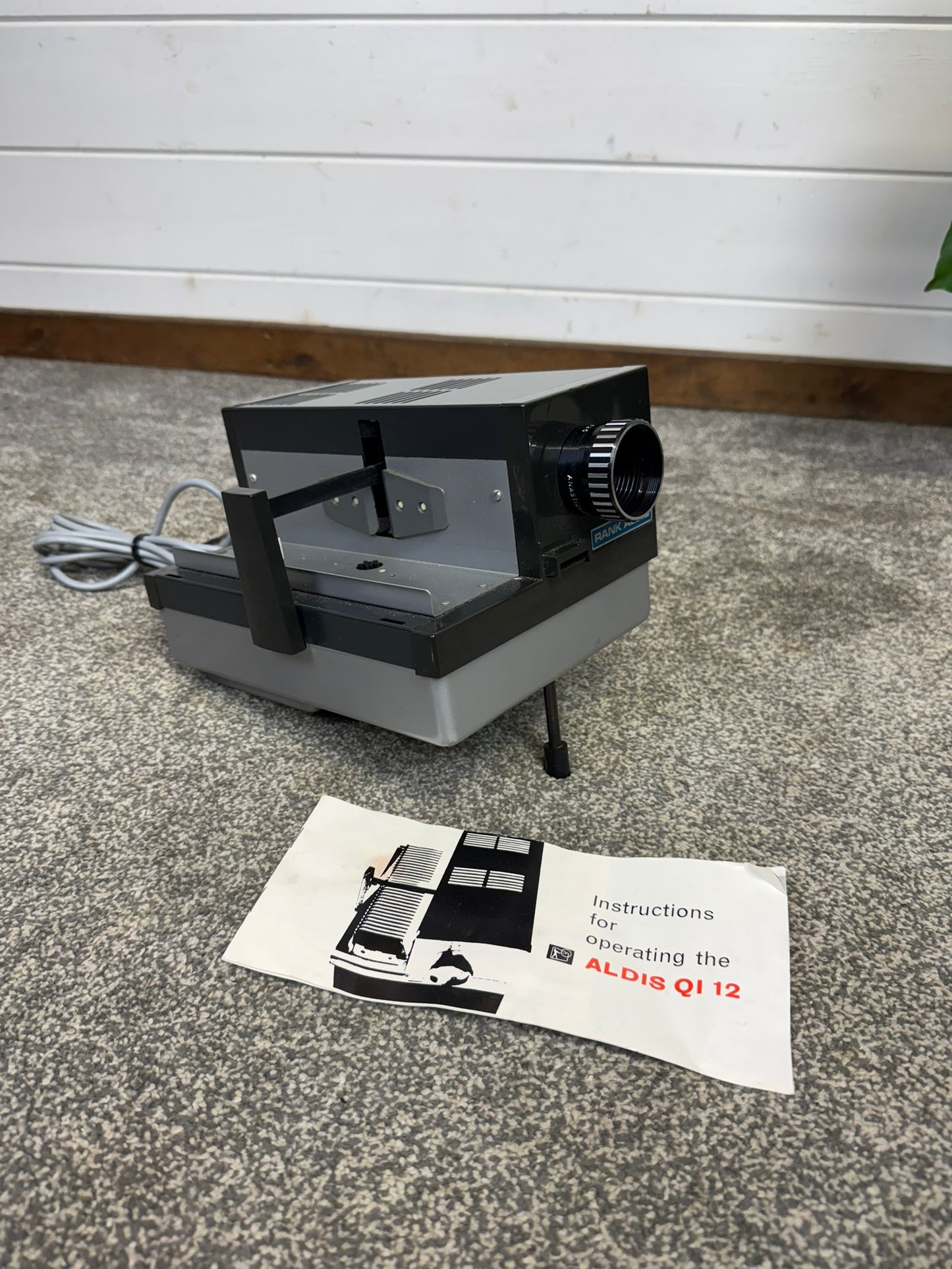 Vintage Aldis QI 12 Slide Projector With Magazines & Lots of Slides 50s 60s 70s